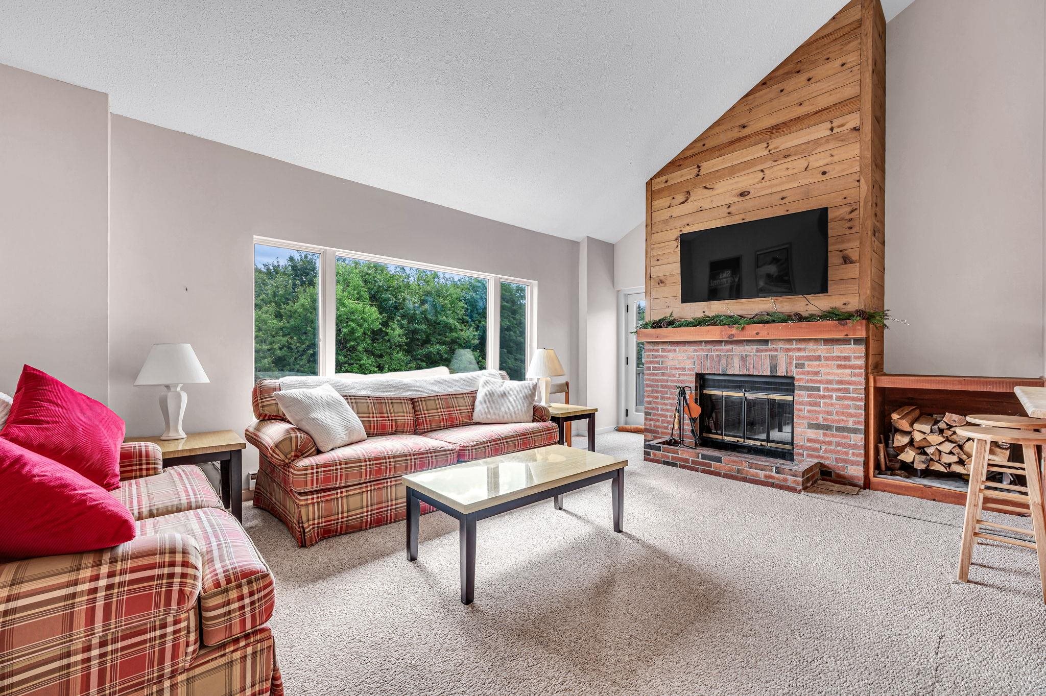 34J Snow Tree Lane Unit: Meadows J