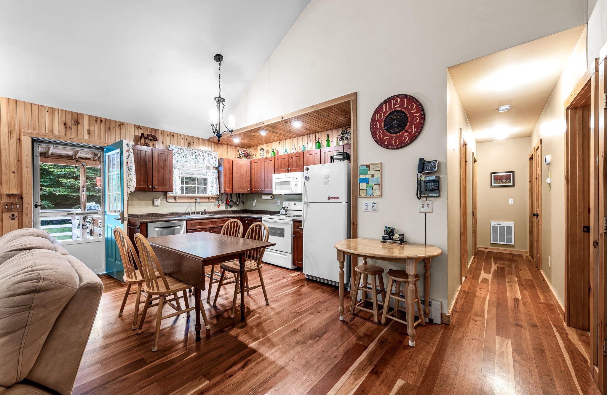 954 Boardman Loop