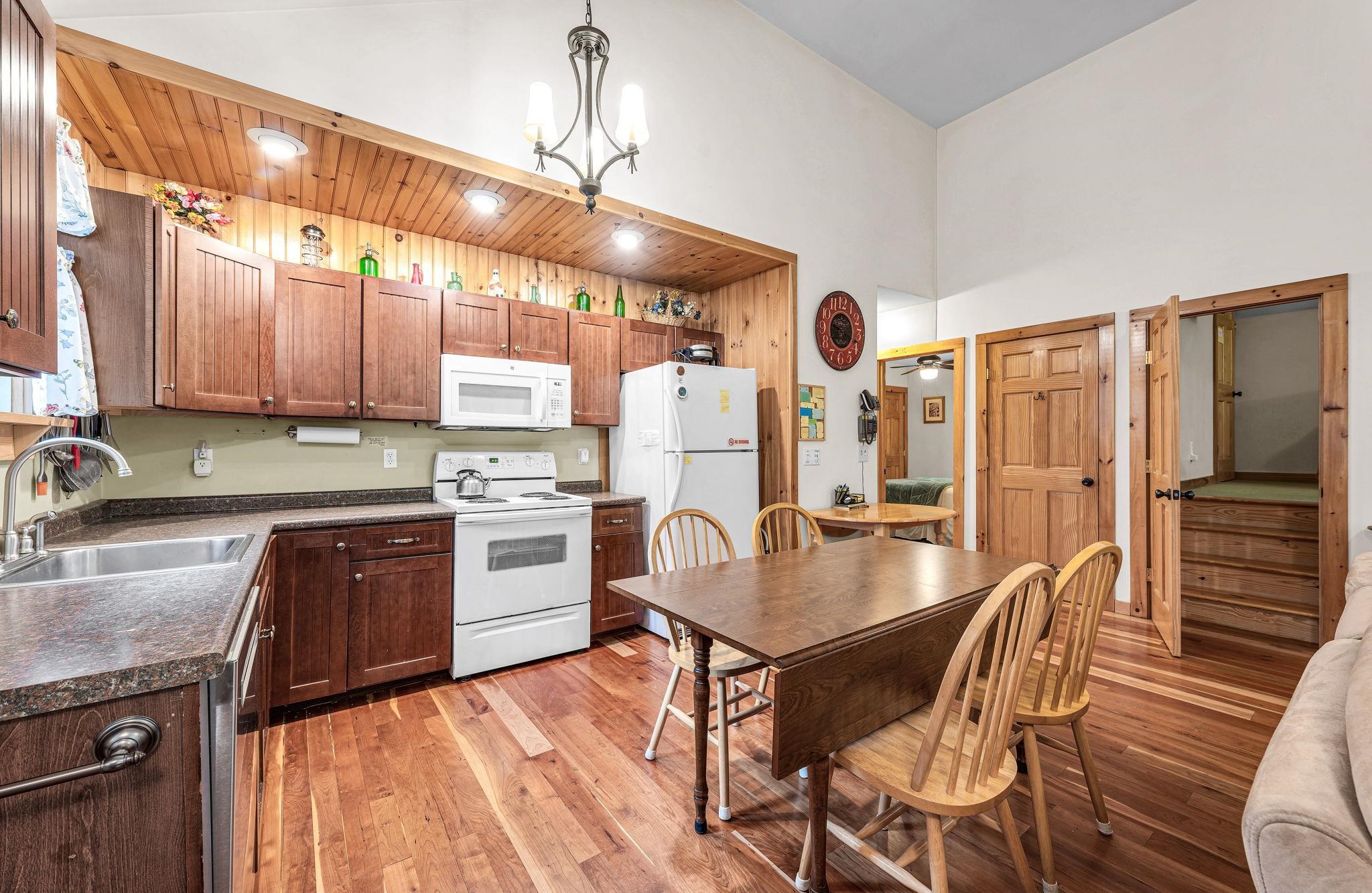 954 Boardman Loop
