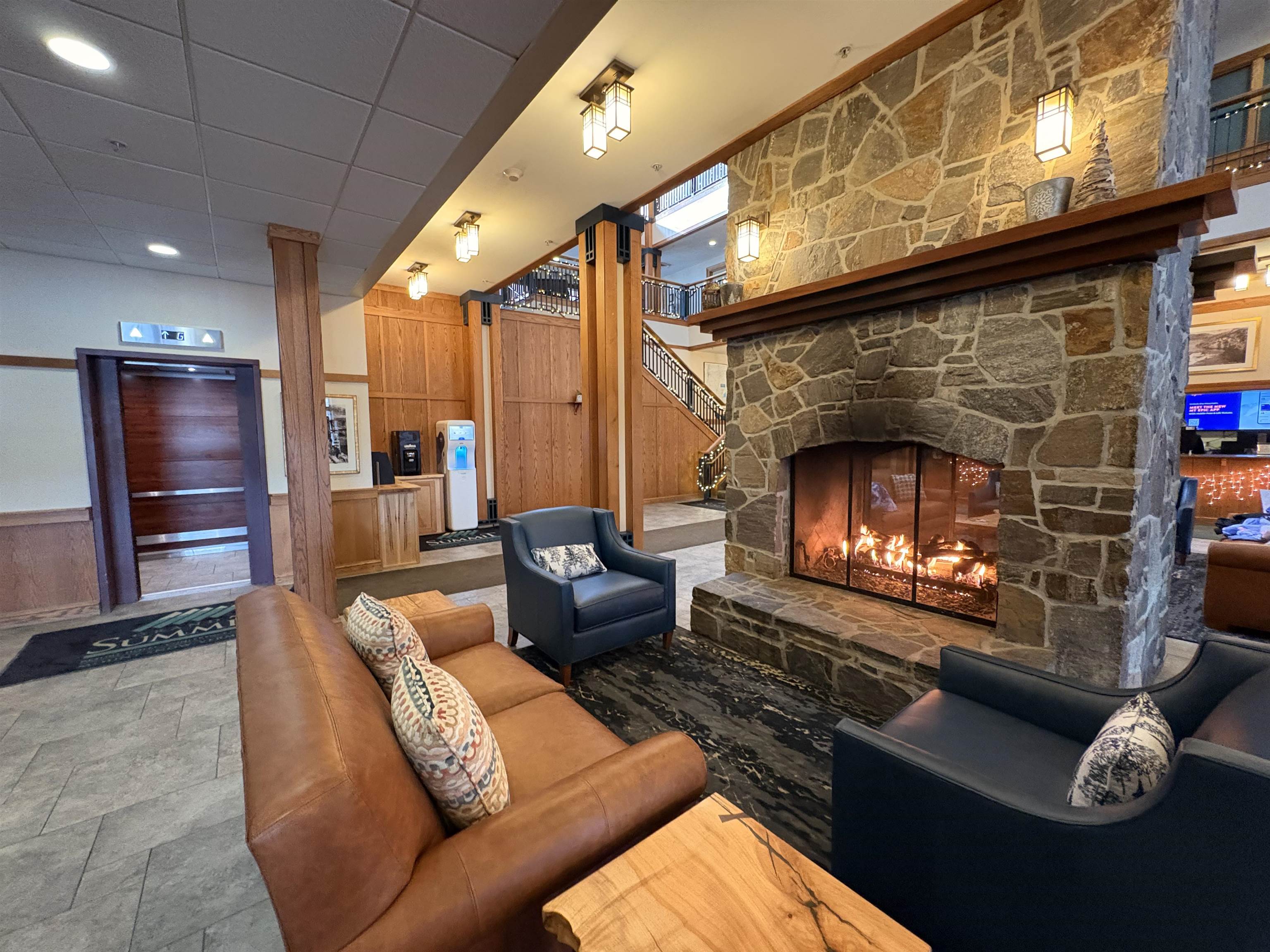 315 Qtr.3 ,89 Grand Summit Way