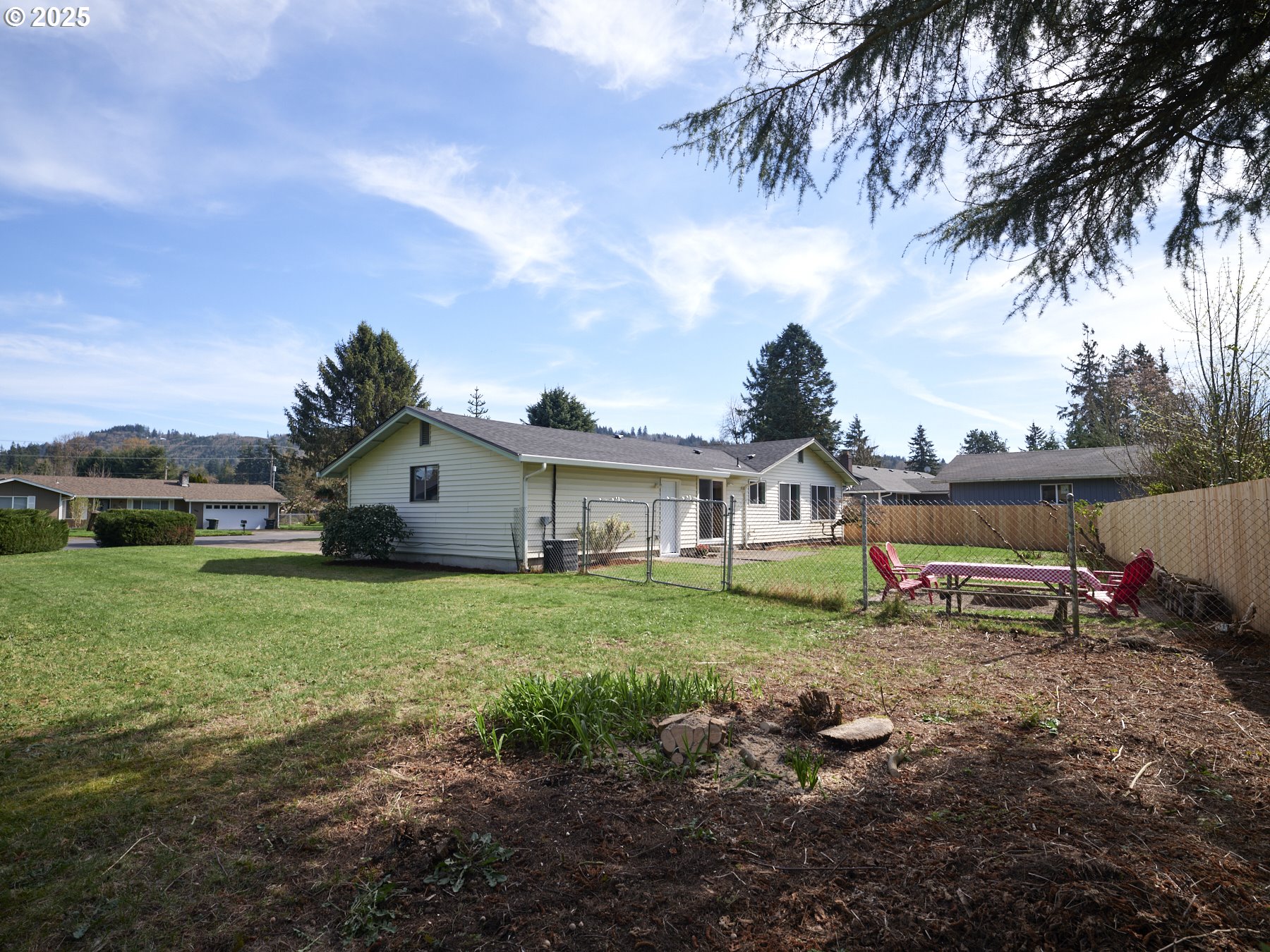 391 CEDAR AVE