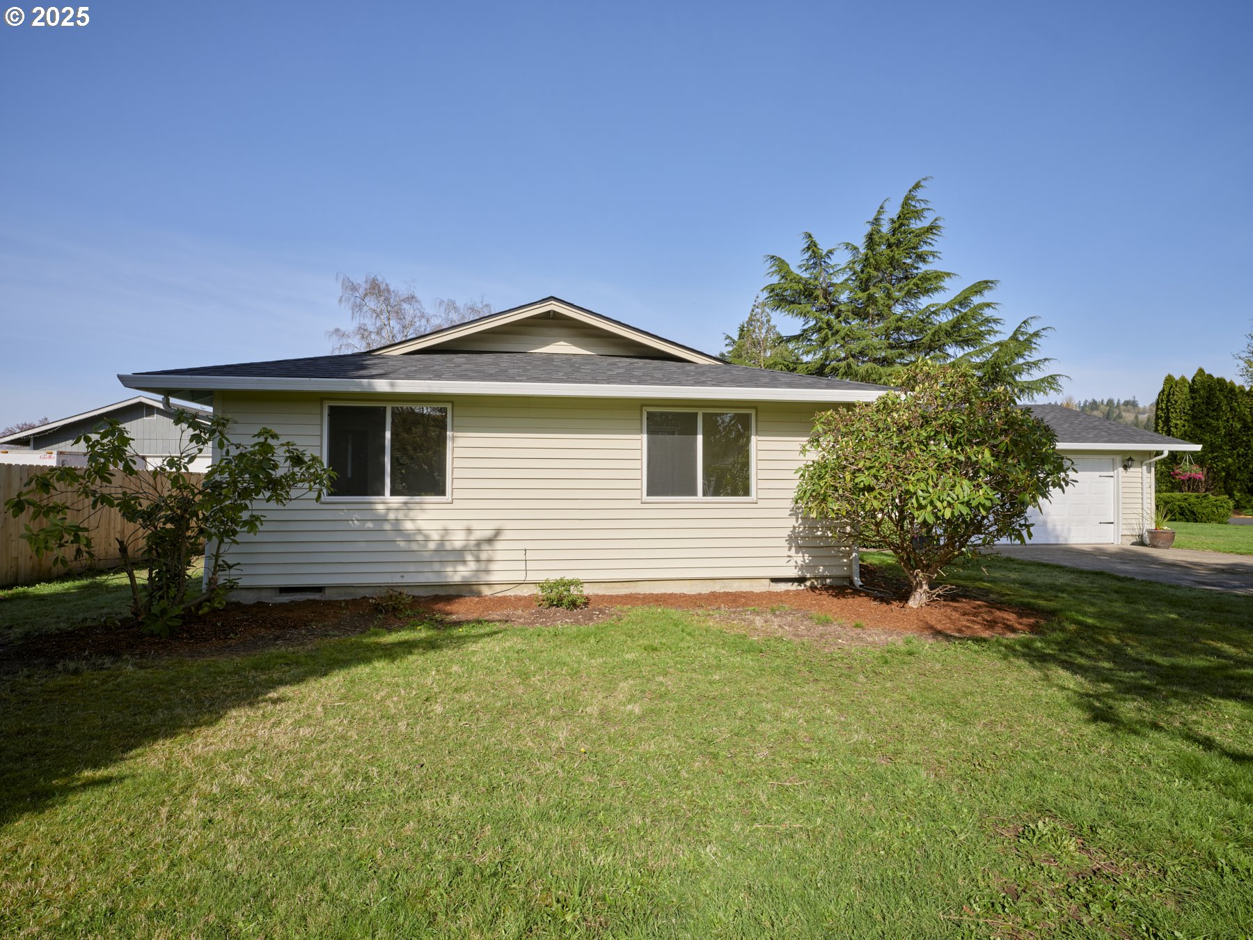 391 CEDAR AVE