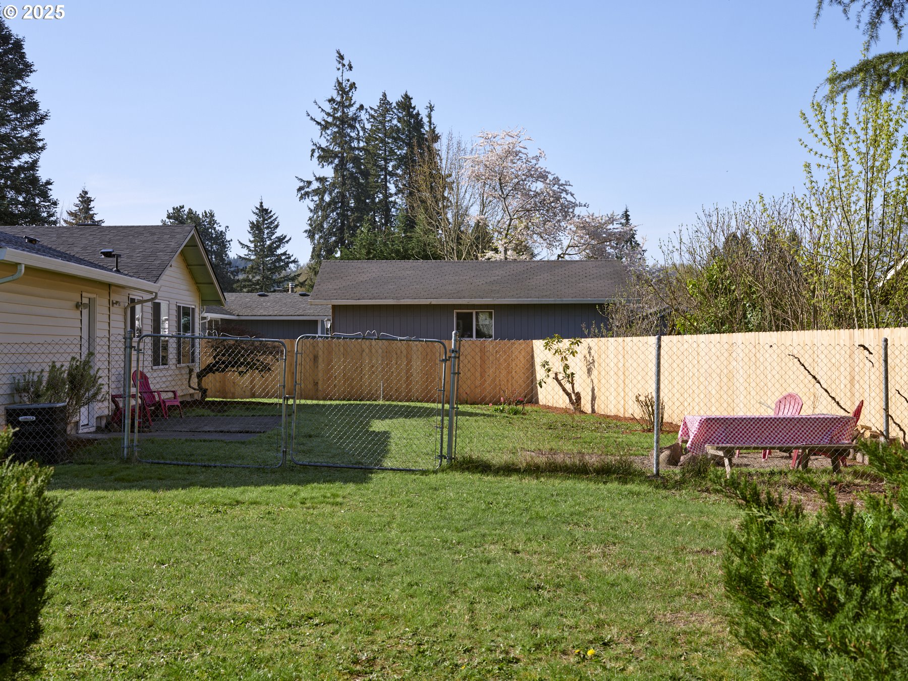 391 CEDAR AVE