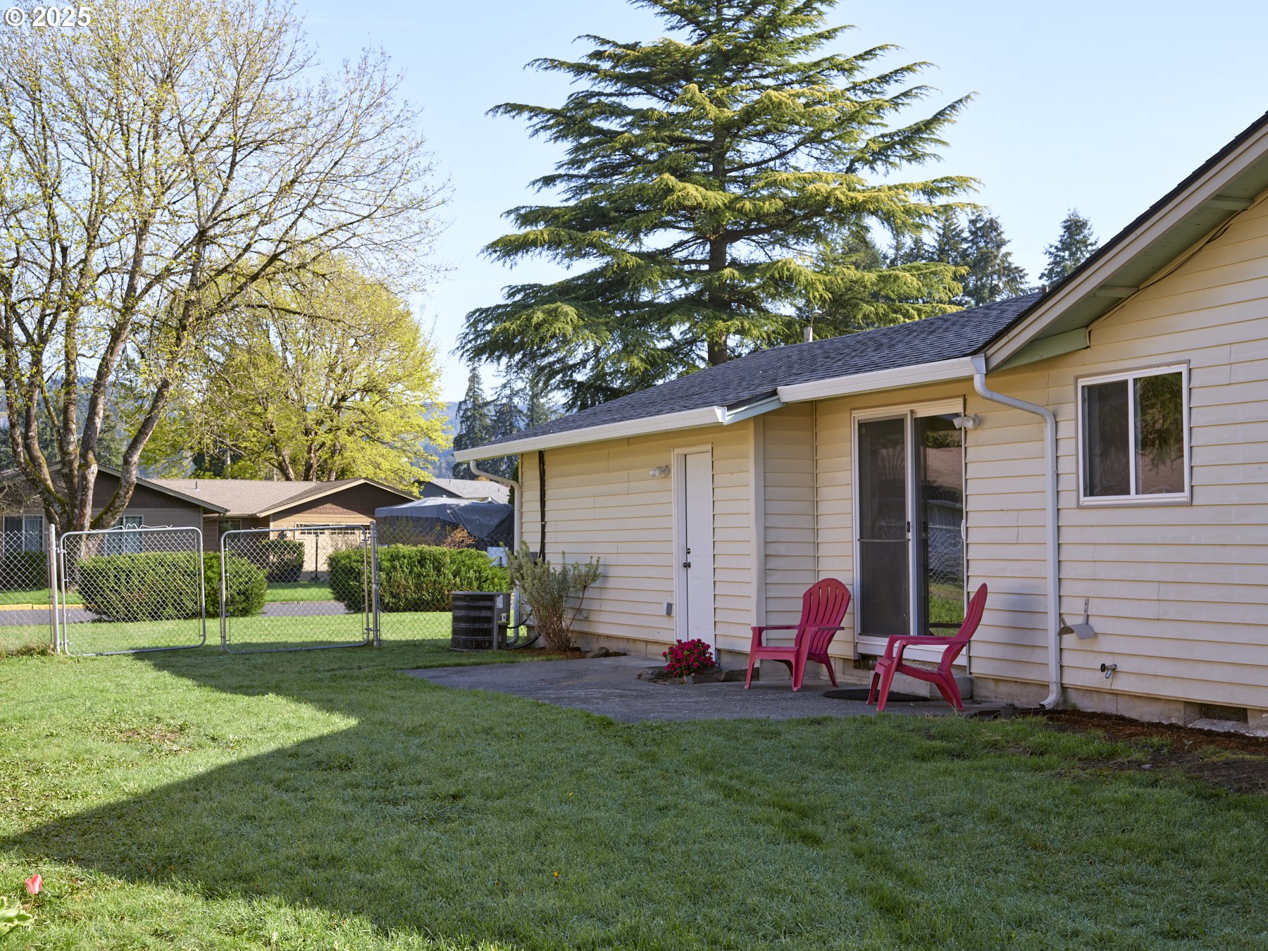 391 CEDAR AVE