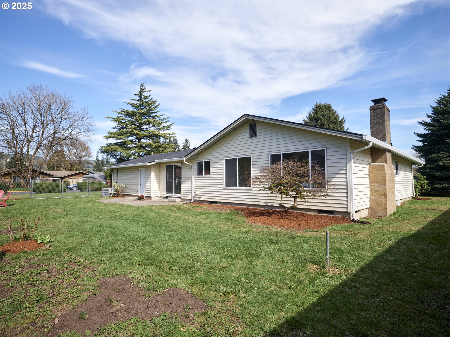 391 CEDAR AVE