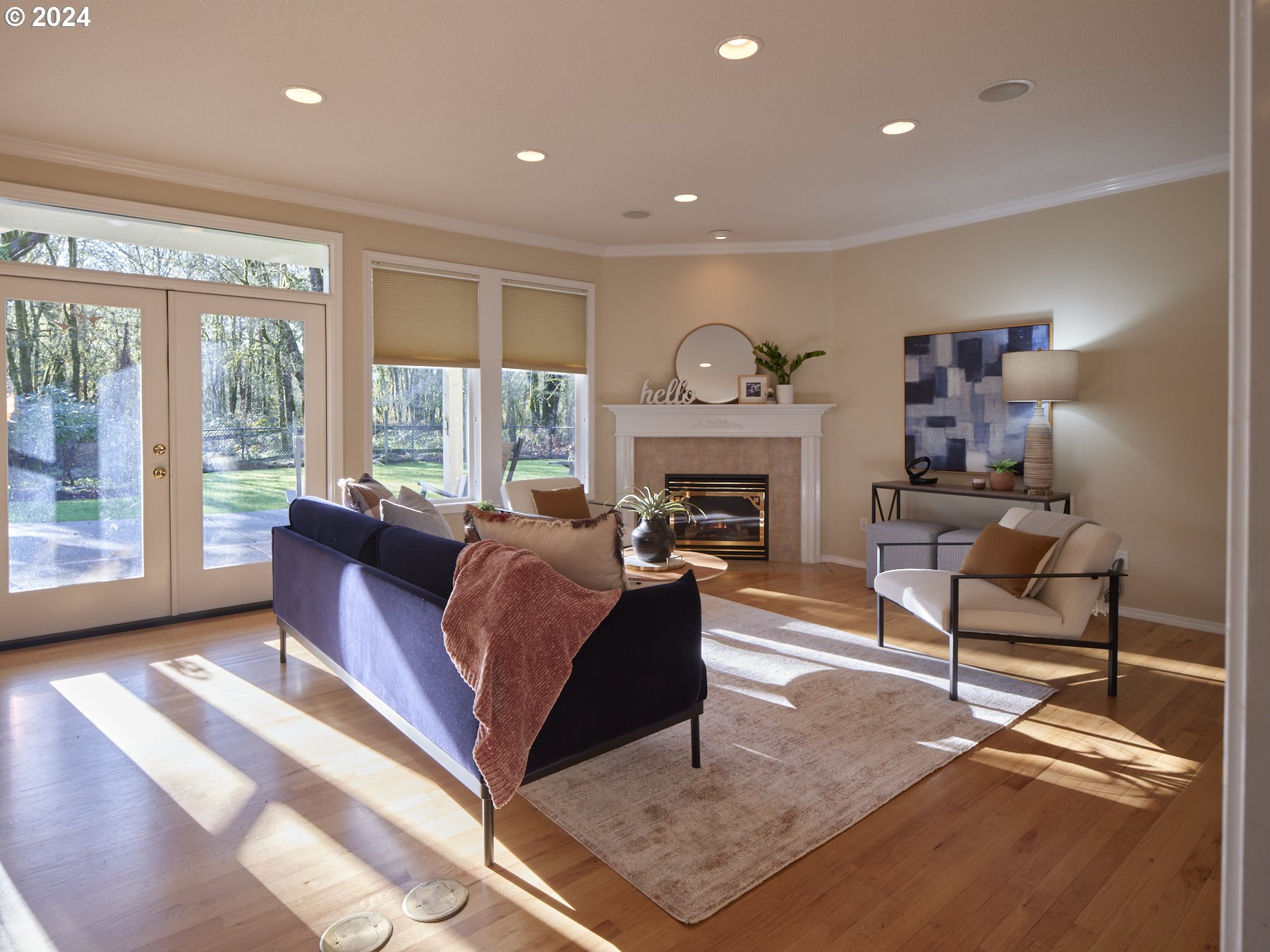 305 ISLAND AIRE DR