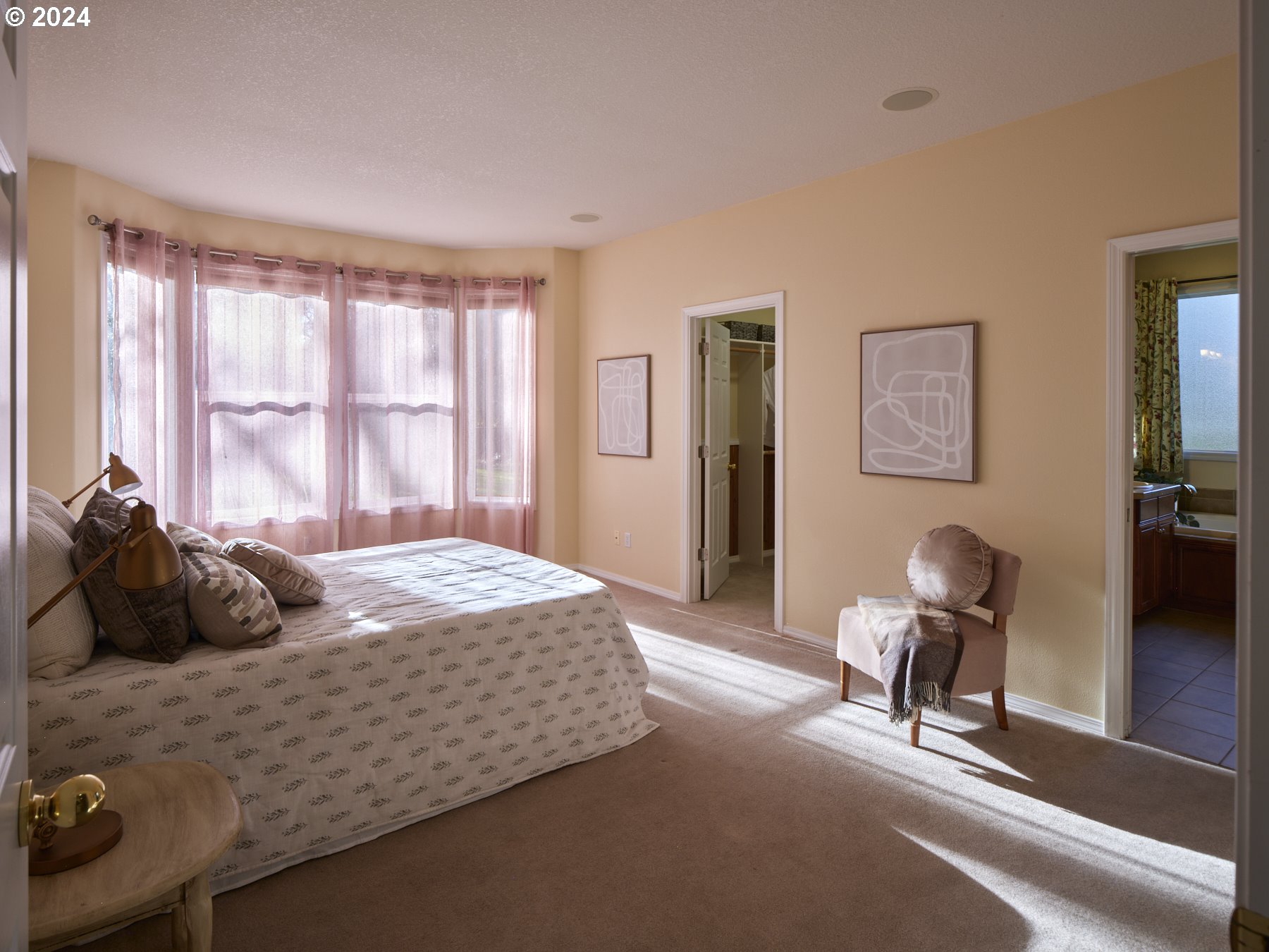 305 ISLAND AIRE DR