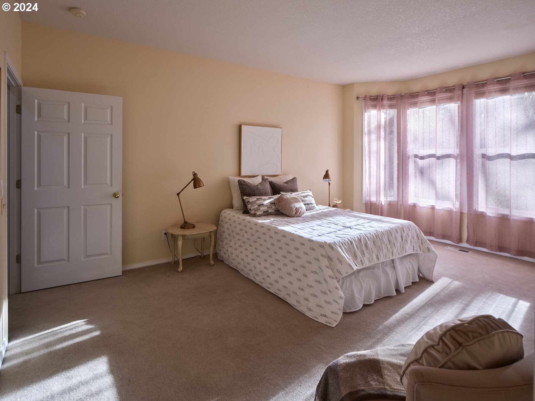 305 ISLAND AIRE DR