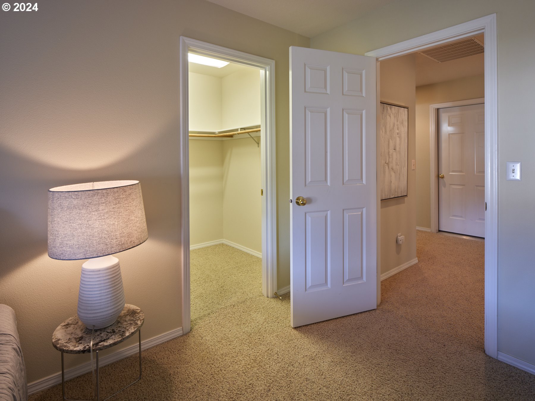 305 ISLAND AIRE DR