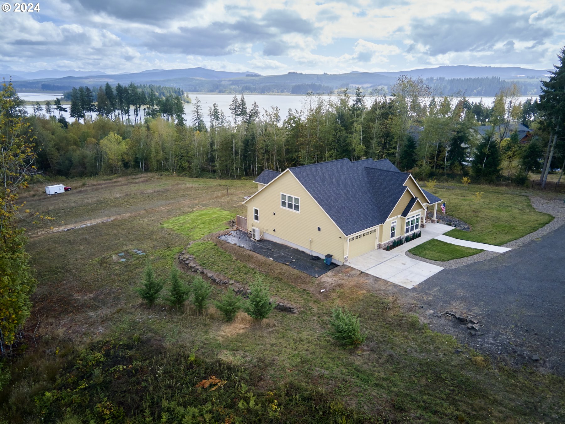 426 SILVER SHORES DR