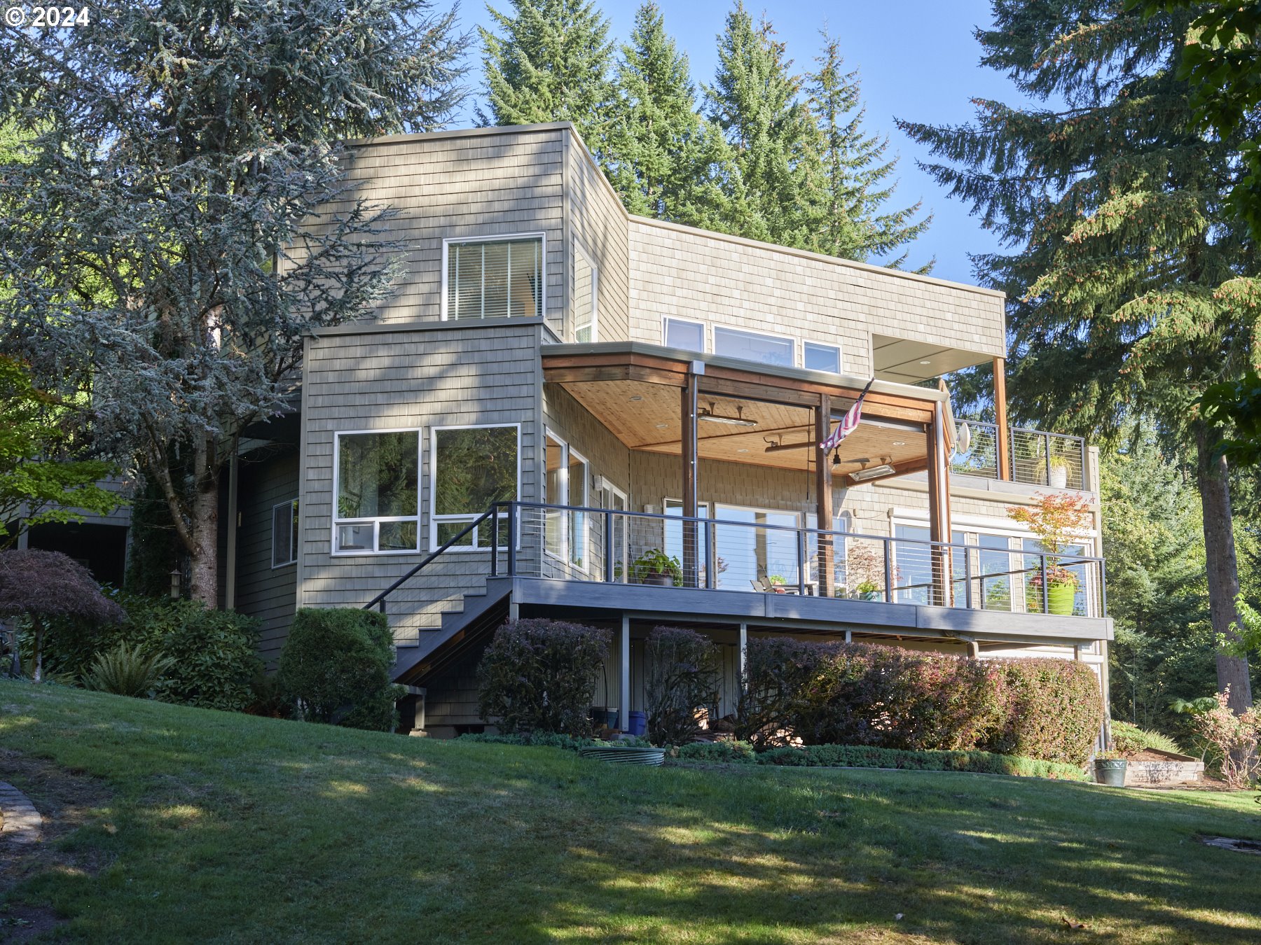 133 RIVERSCAPE RD