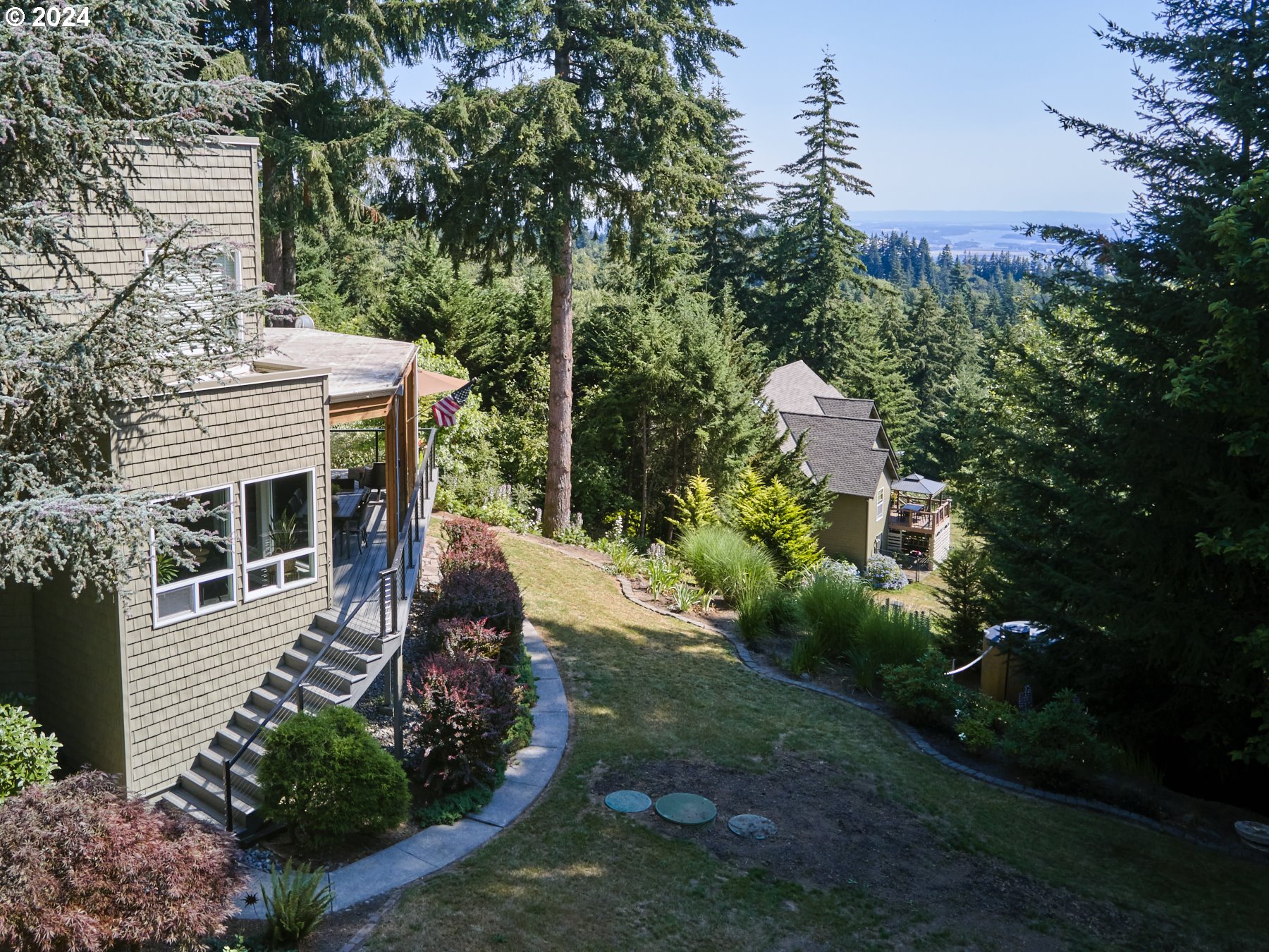 133 RIVERSCAPE RD