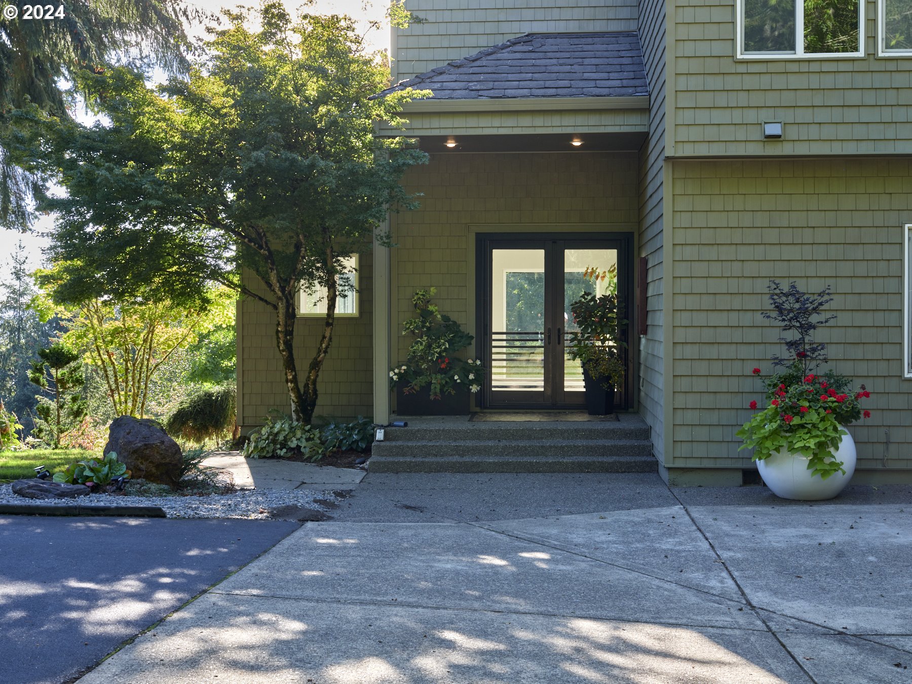 133 RIVERSCAPE RD