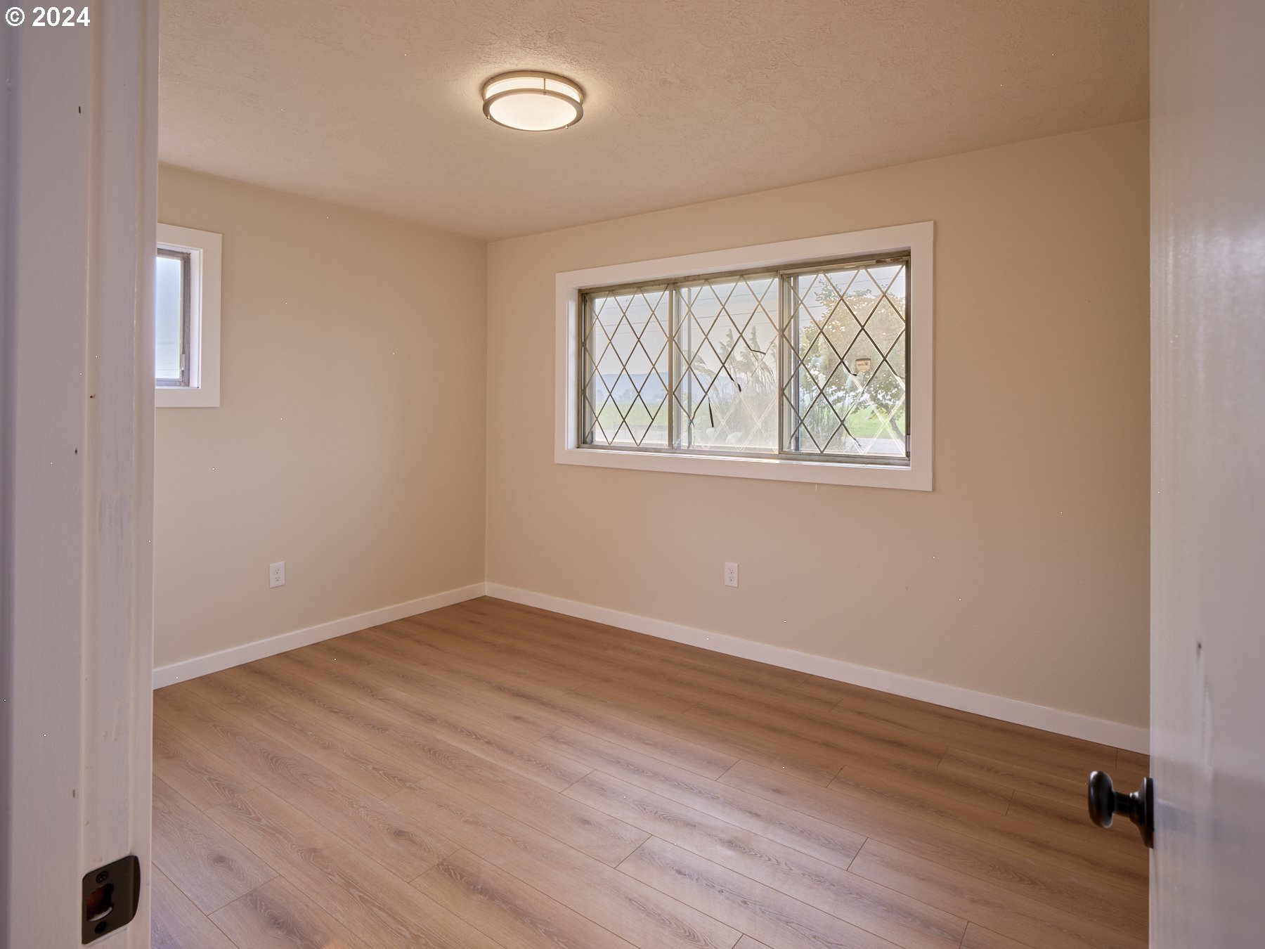 101 S BURKE RD