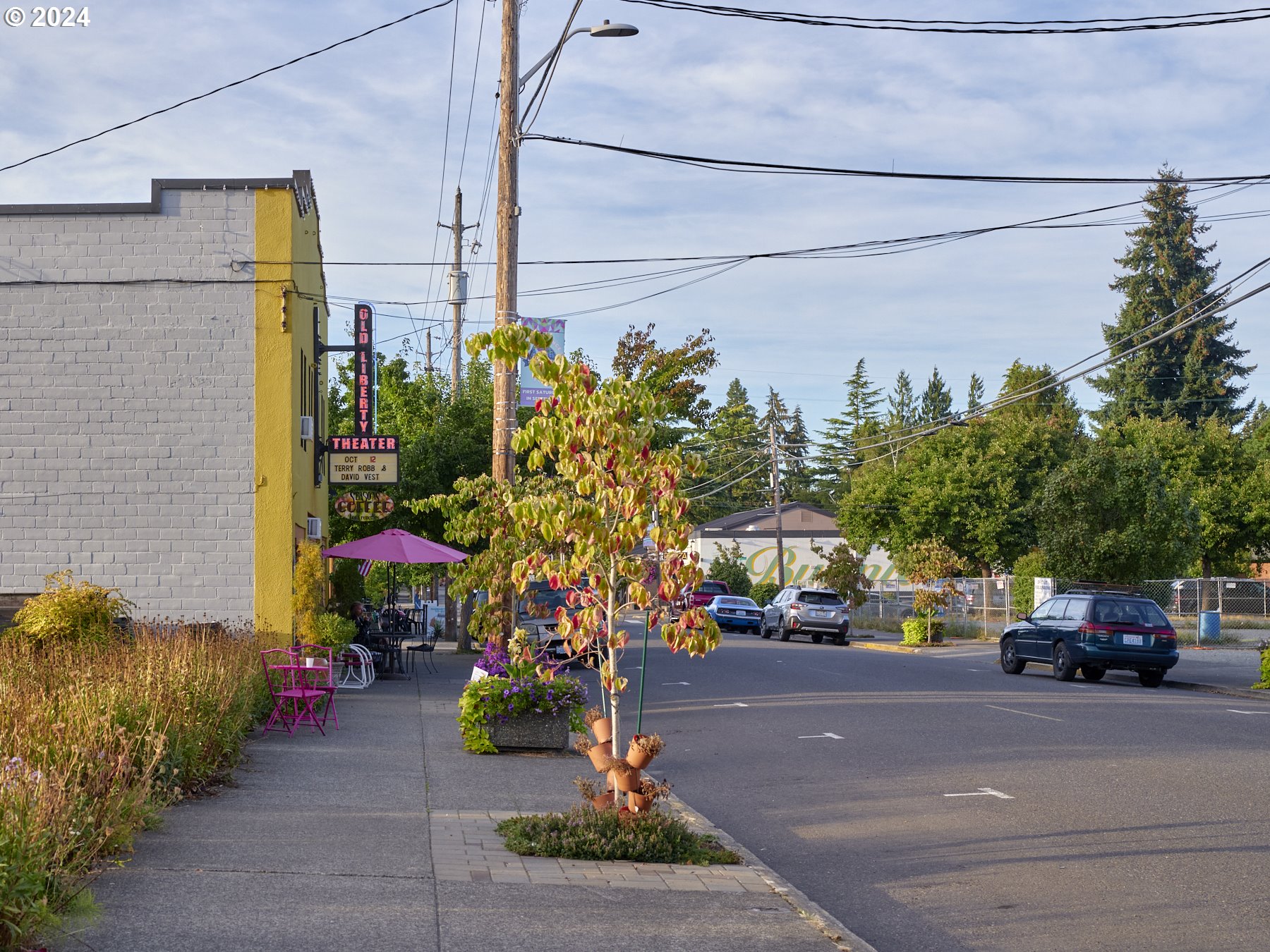 202 S 5TH AVE