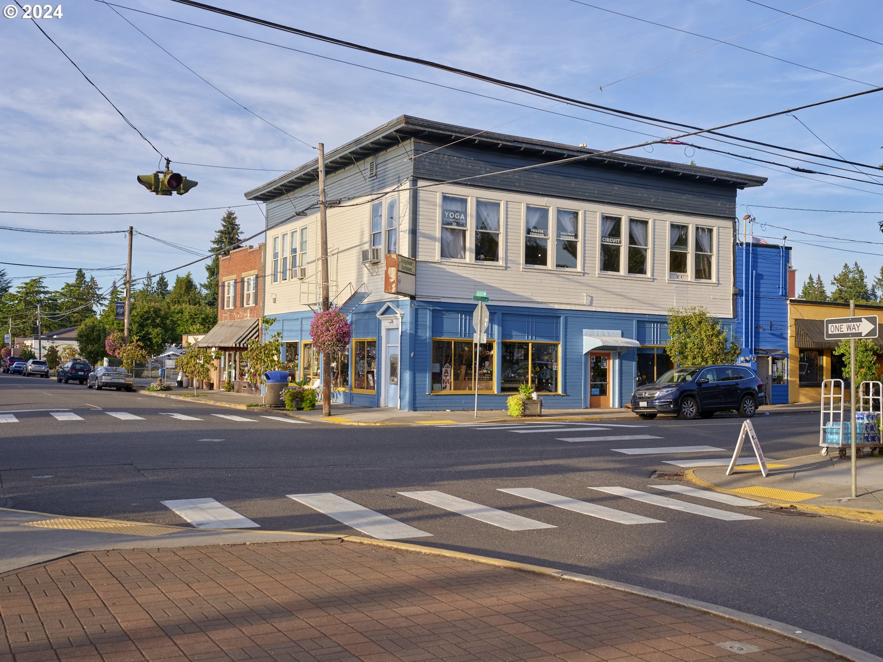 202 S 5TH AVE