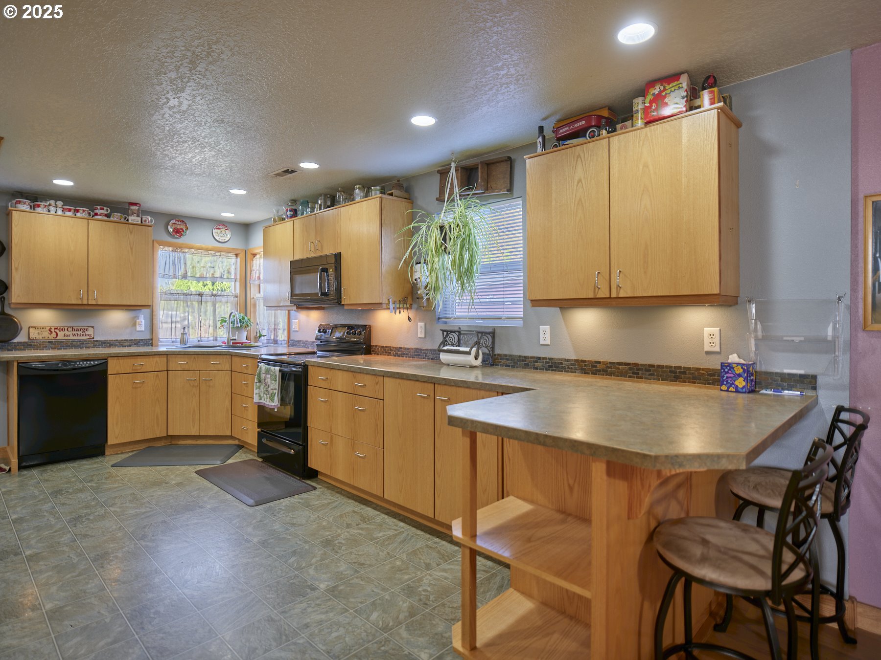 115 WHALEN LOOP RD