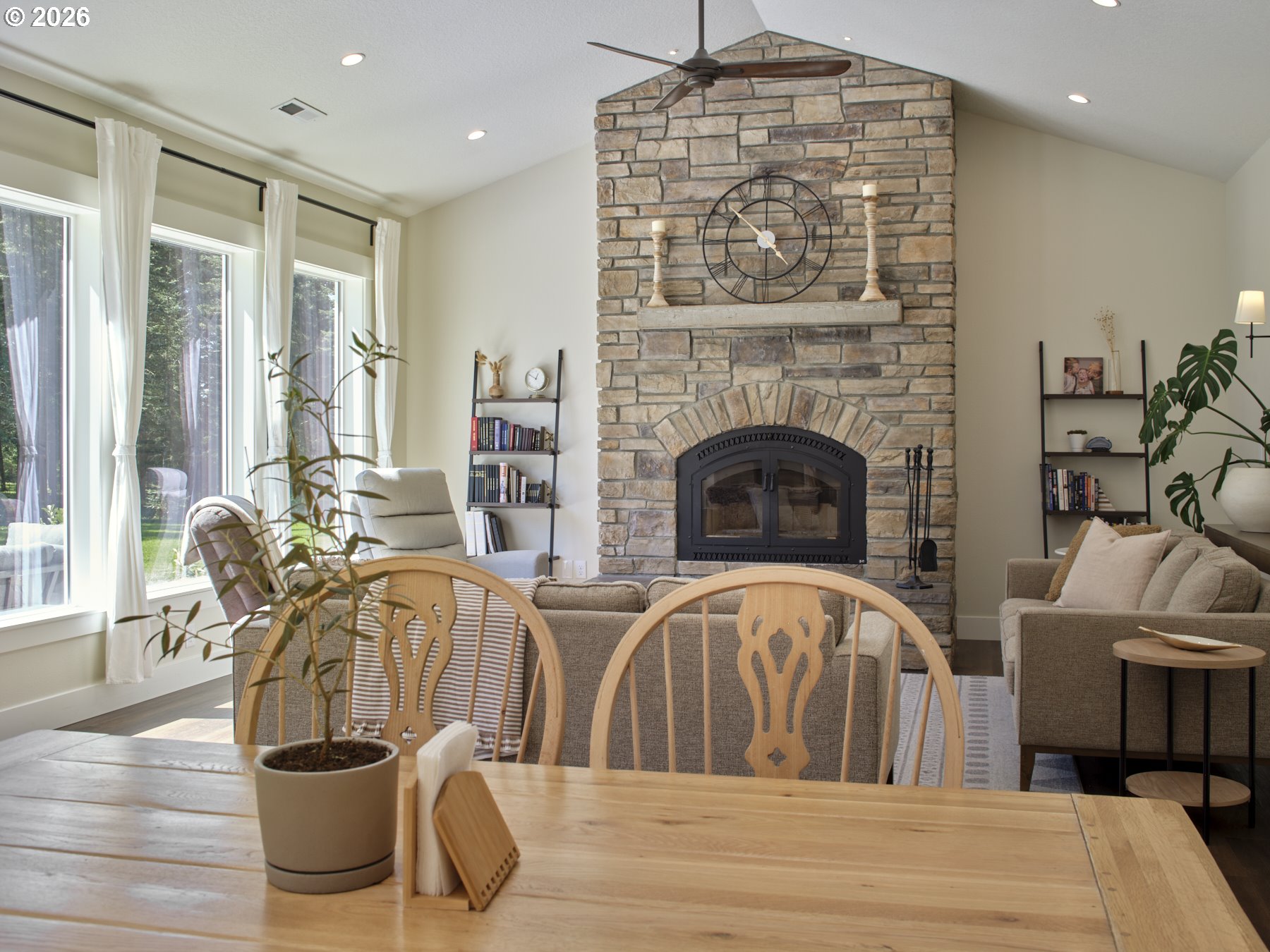 215 BEAR CREEK LN