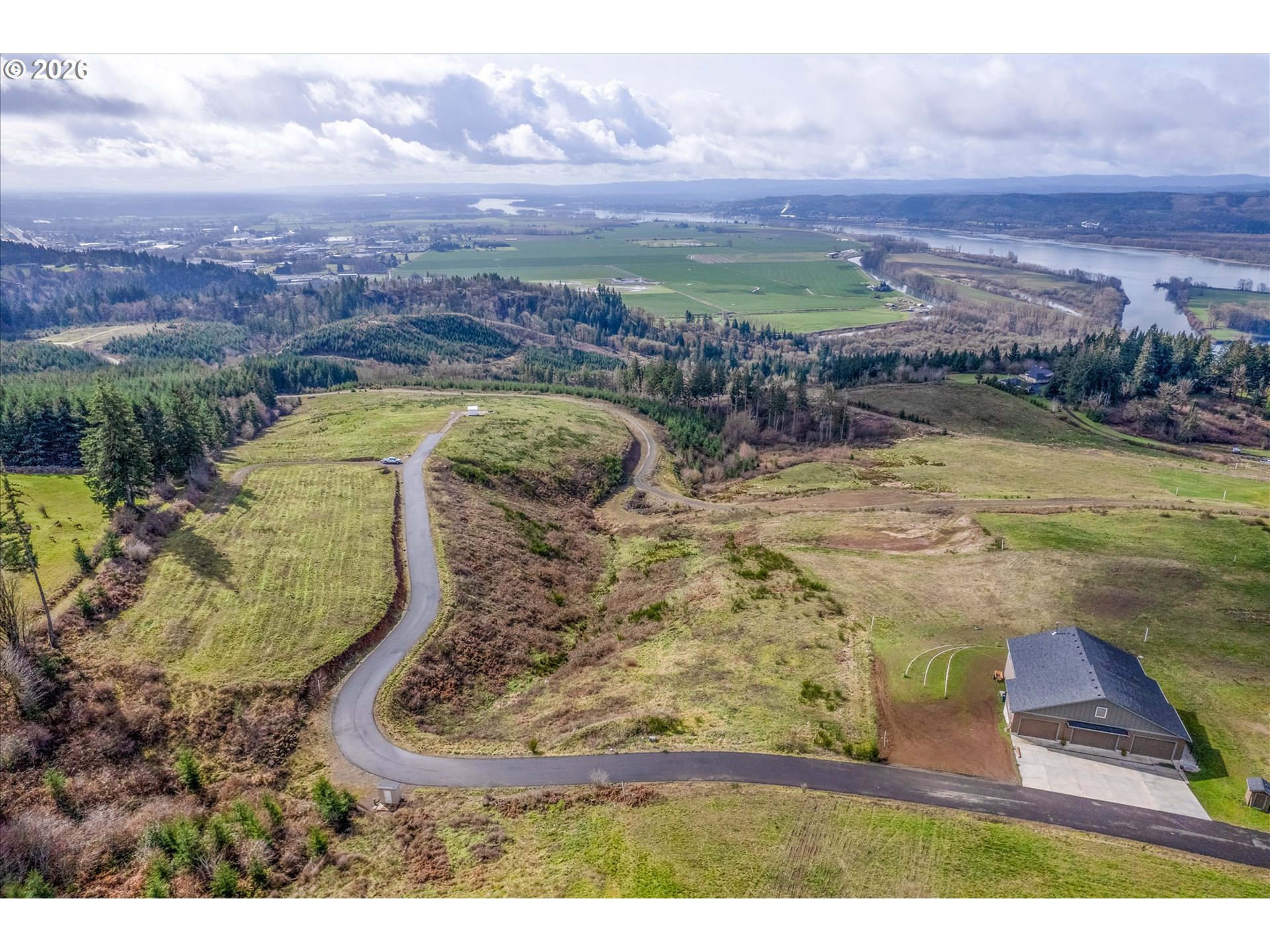 147 LOST CREEK LN