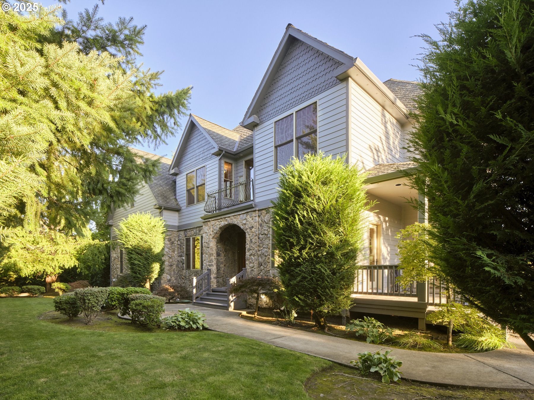 175 RIDGEMONT RD