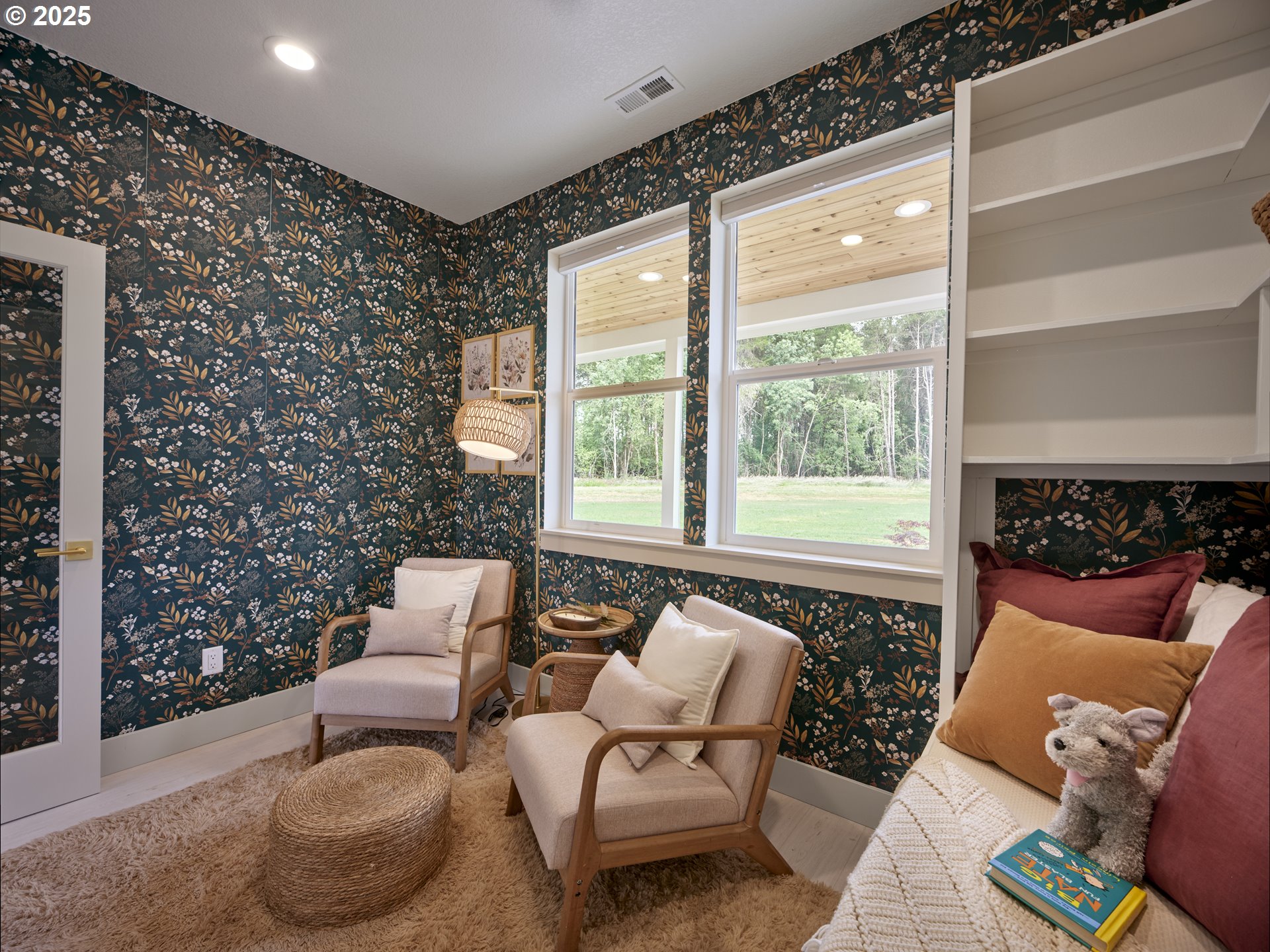 161 LACAMAS LN
