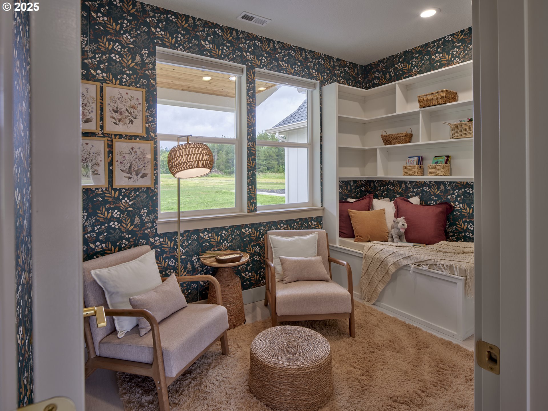 161 LACAMAS LN