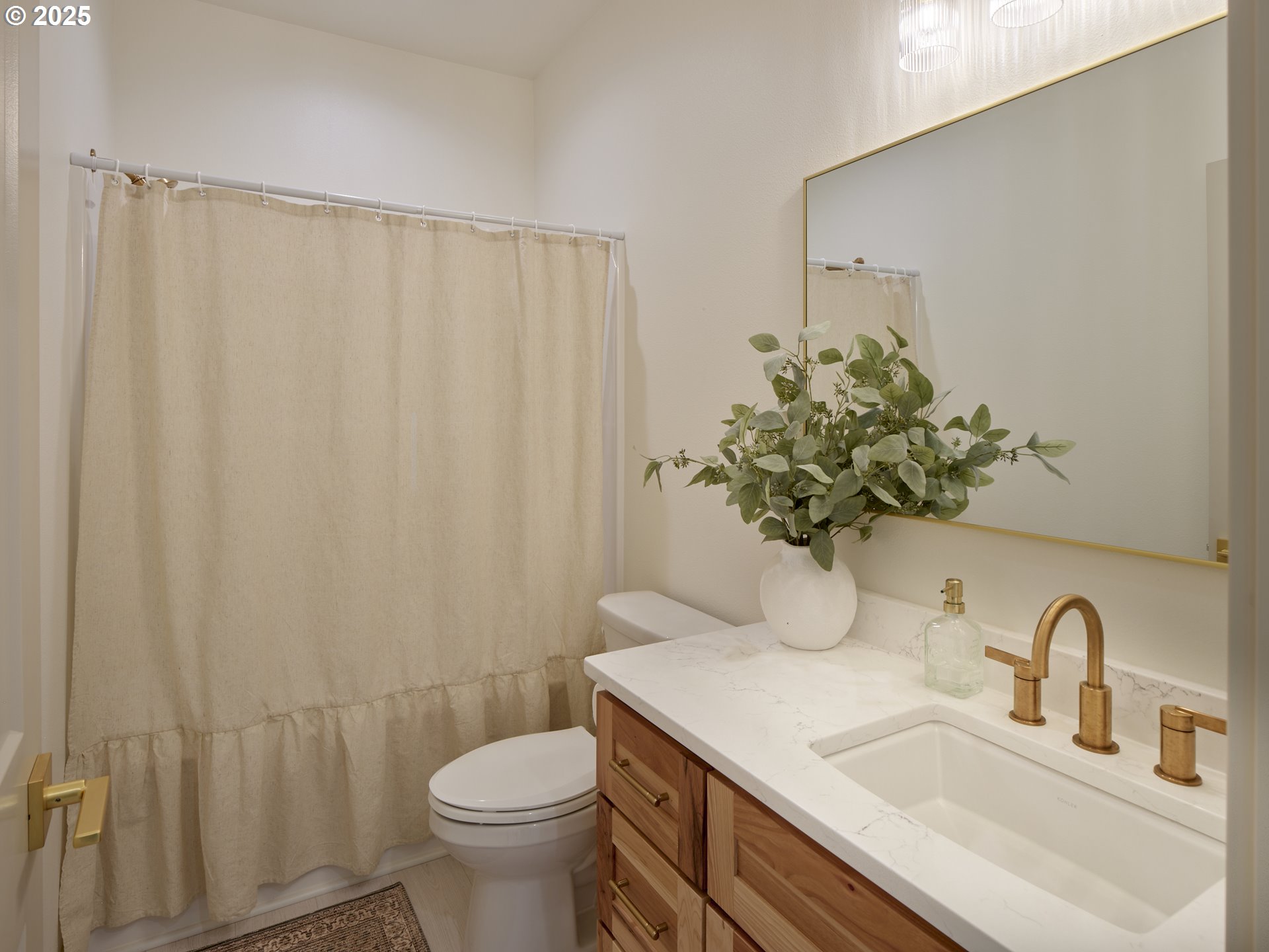 161 LACAMAS LN