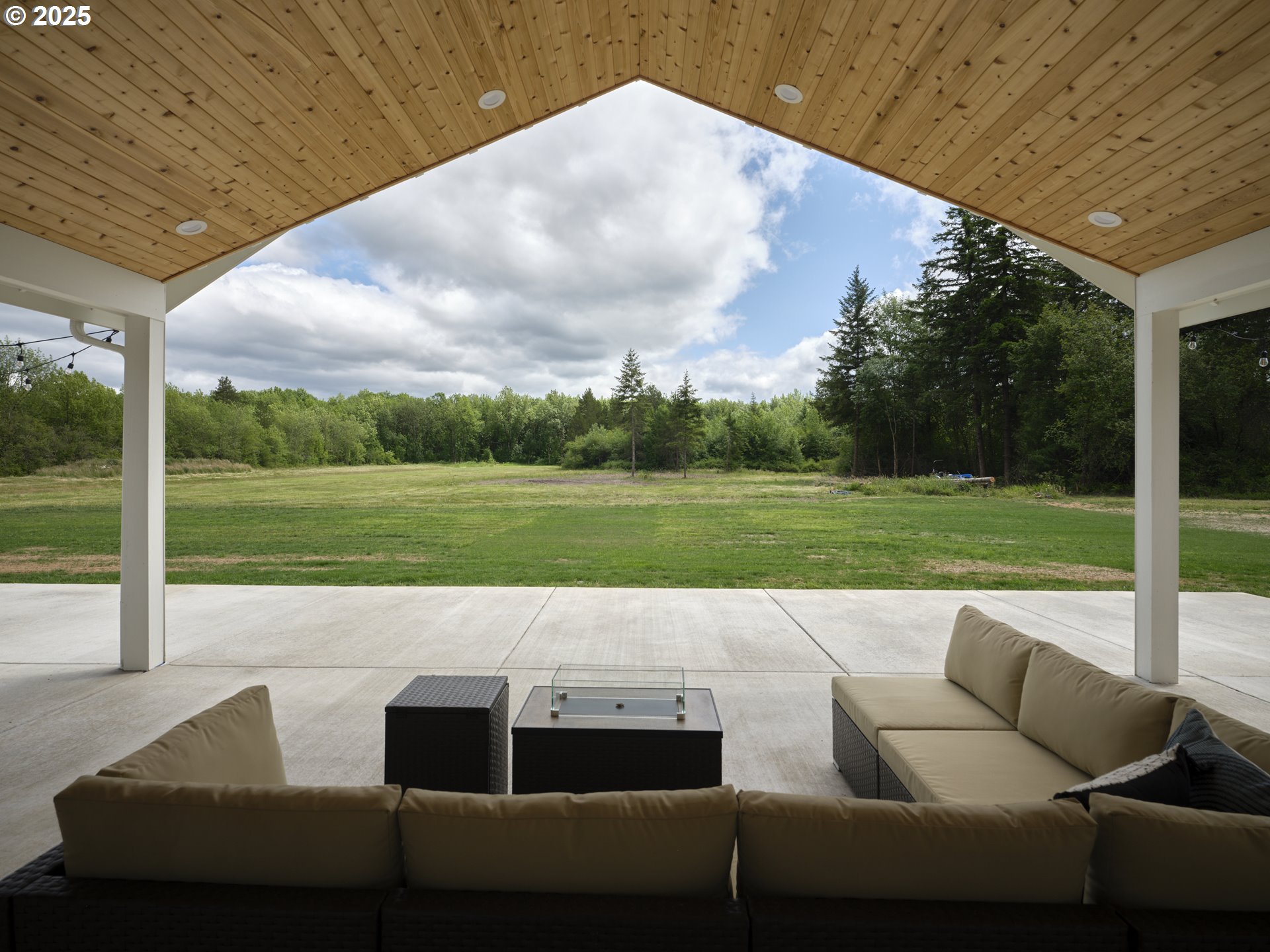 161 LACAMAS LN
