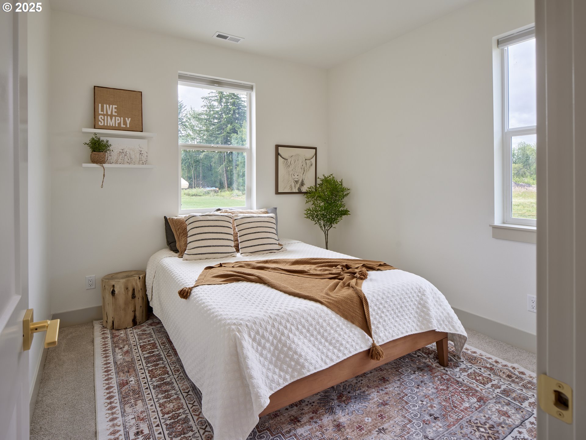 161 LACAMAS LN