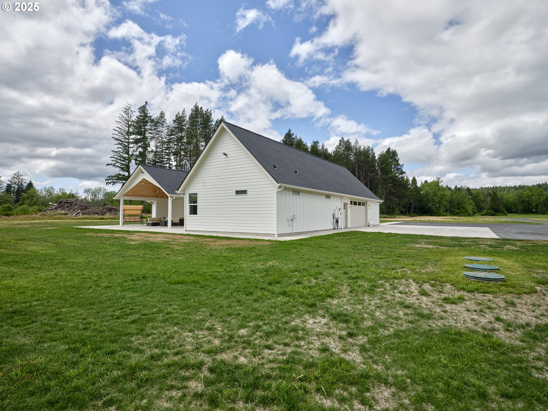 161 LACAMAS LN