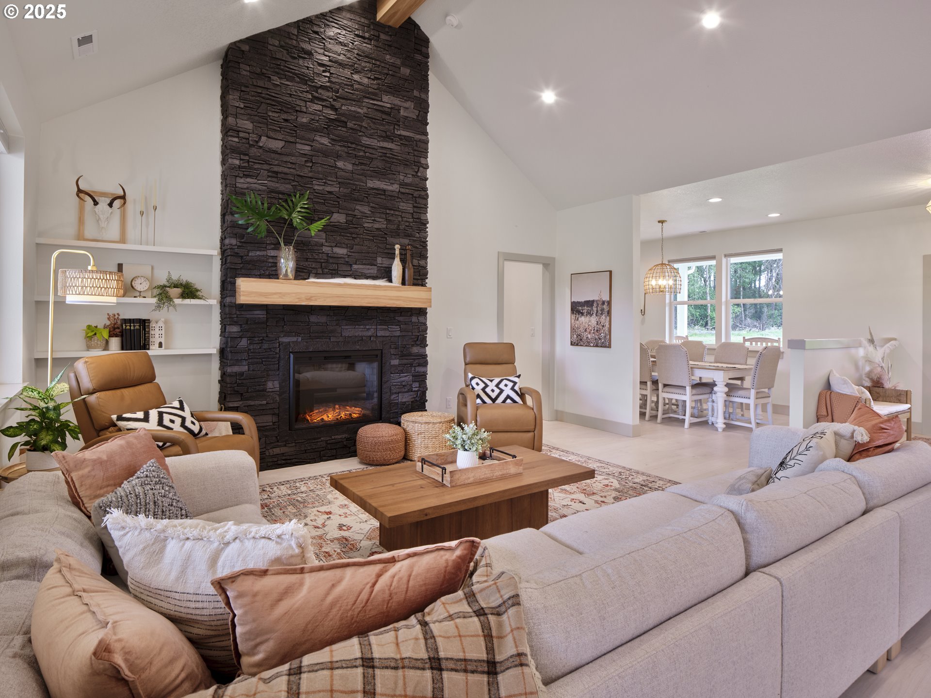 161 LACAMAS LN