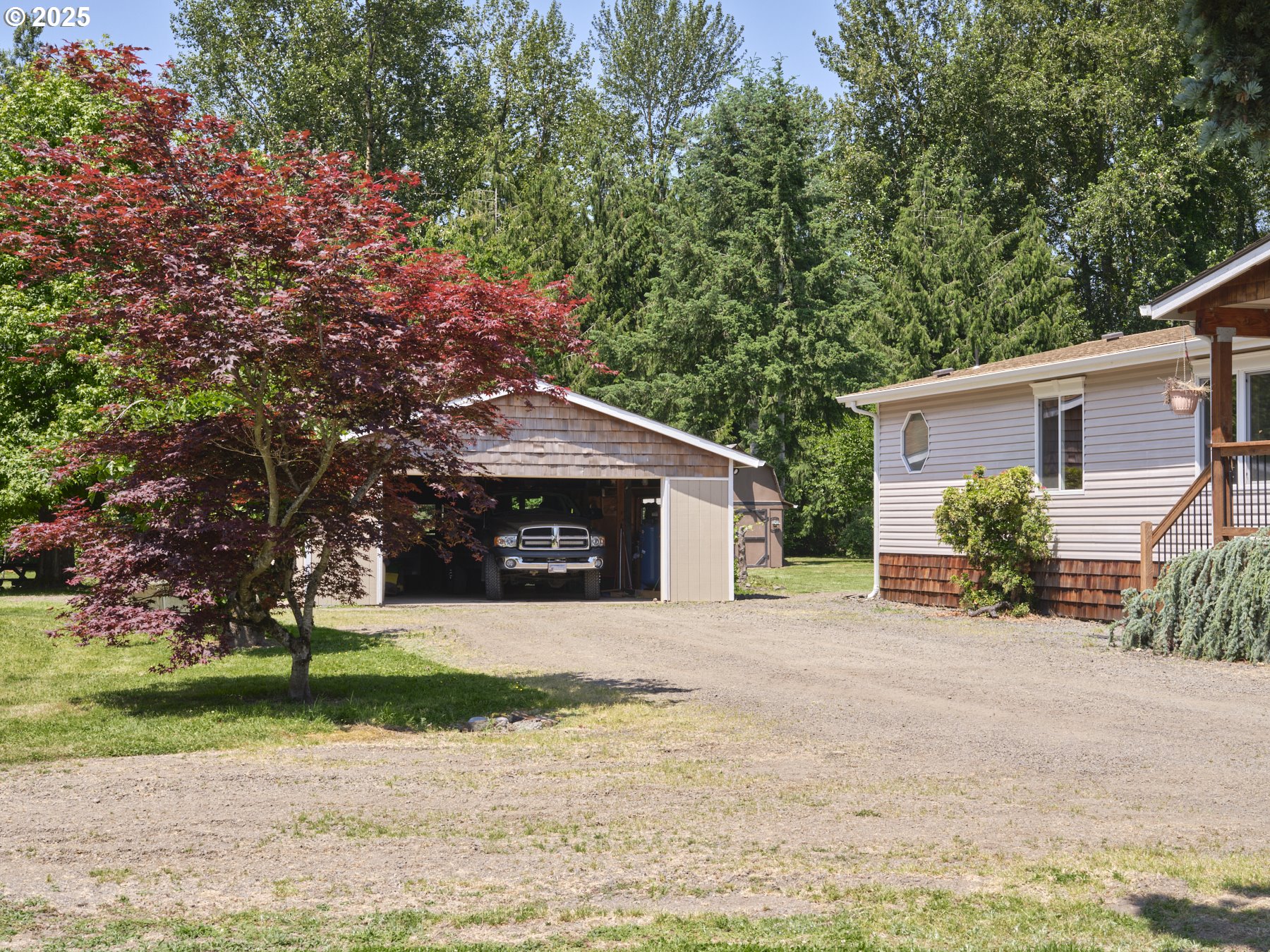 611 ROBINSON RD
