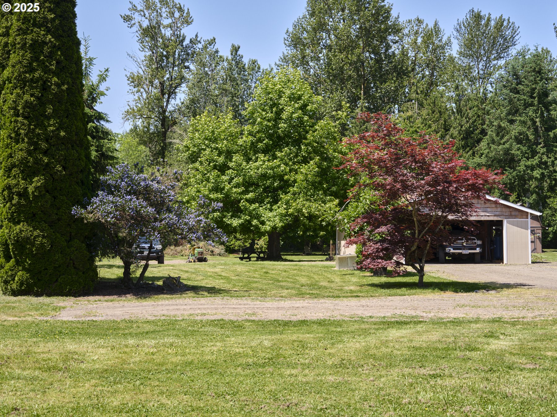 611 ROBINSON RD