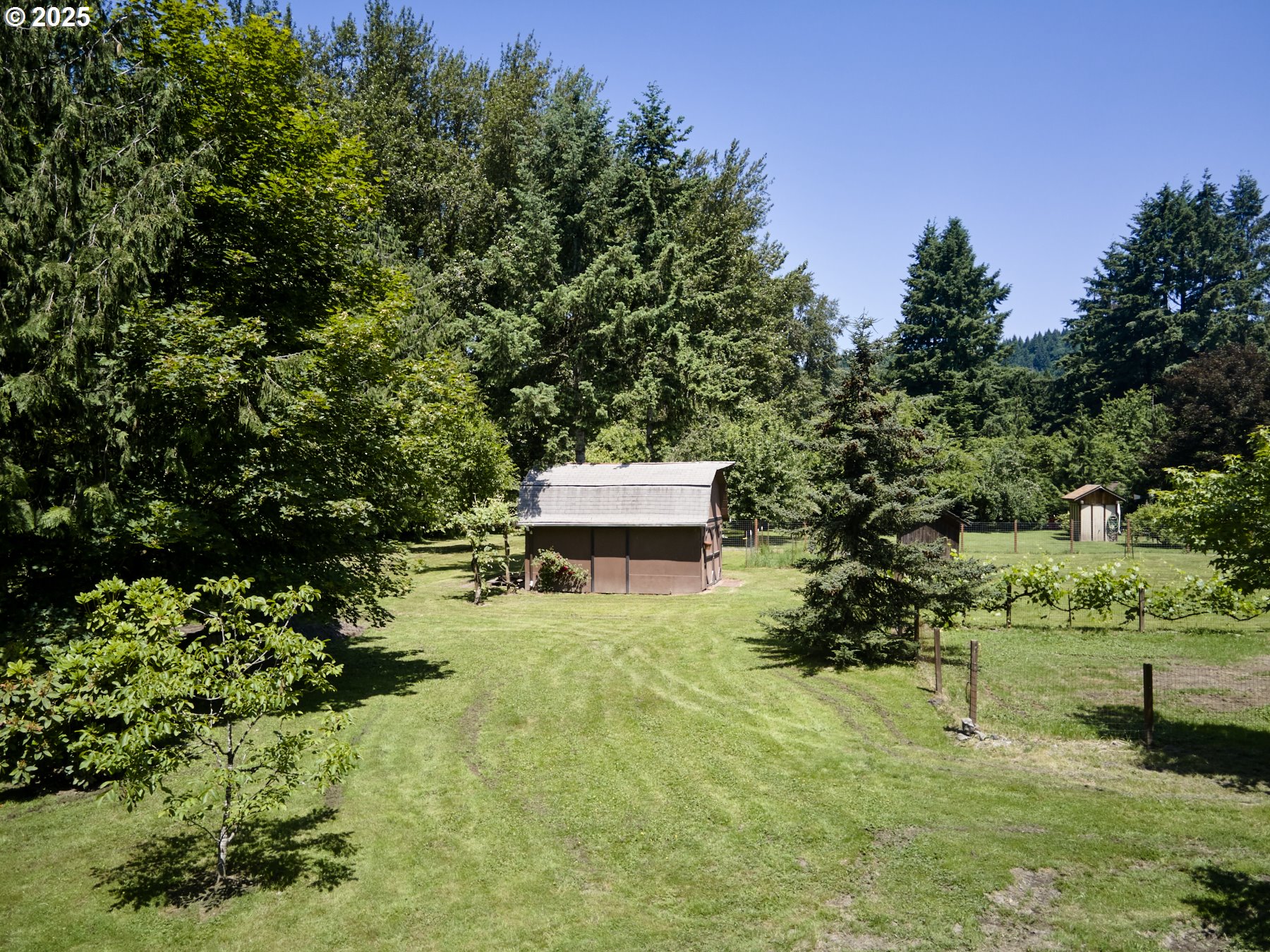 611 ROBINSON RD