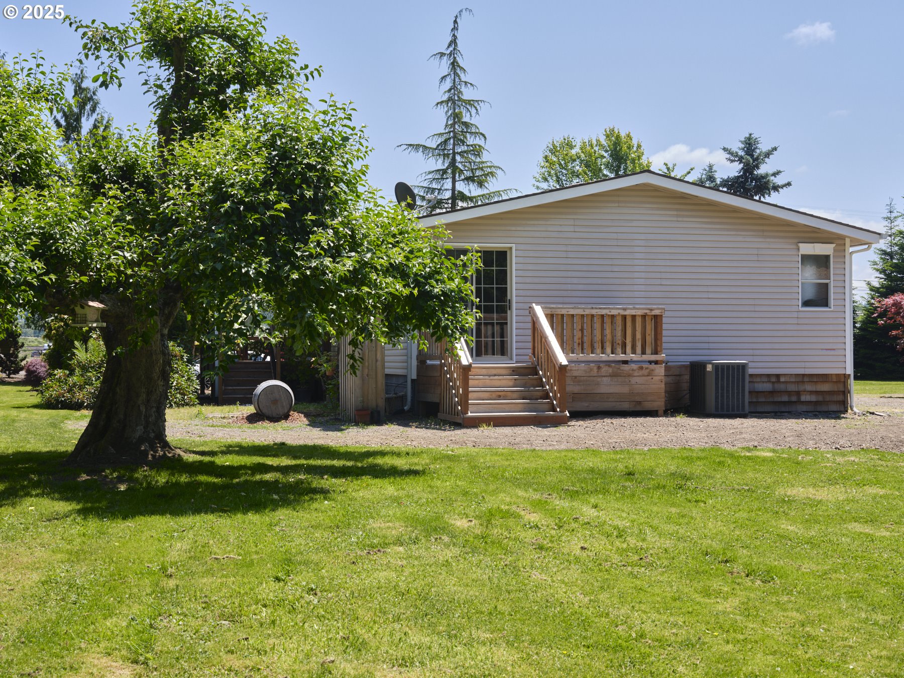 611 ROBINSON RD