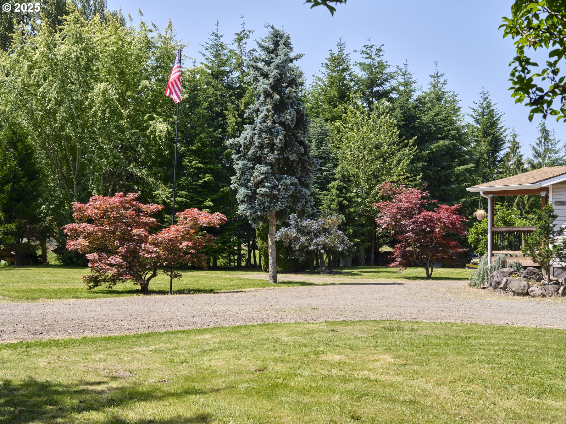 611 ROBINSON RD