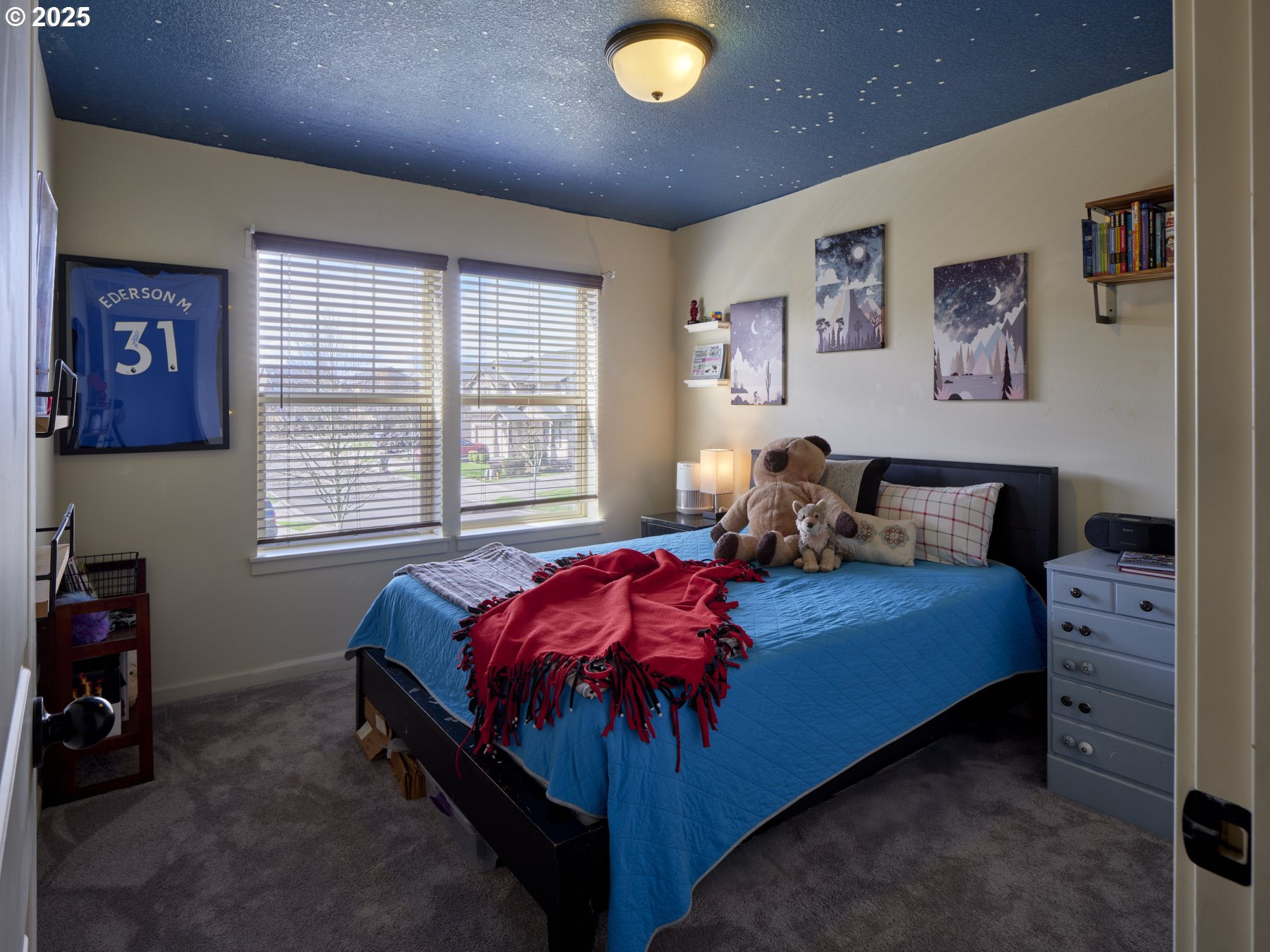 260 N GREEN GABLES LOOP