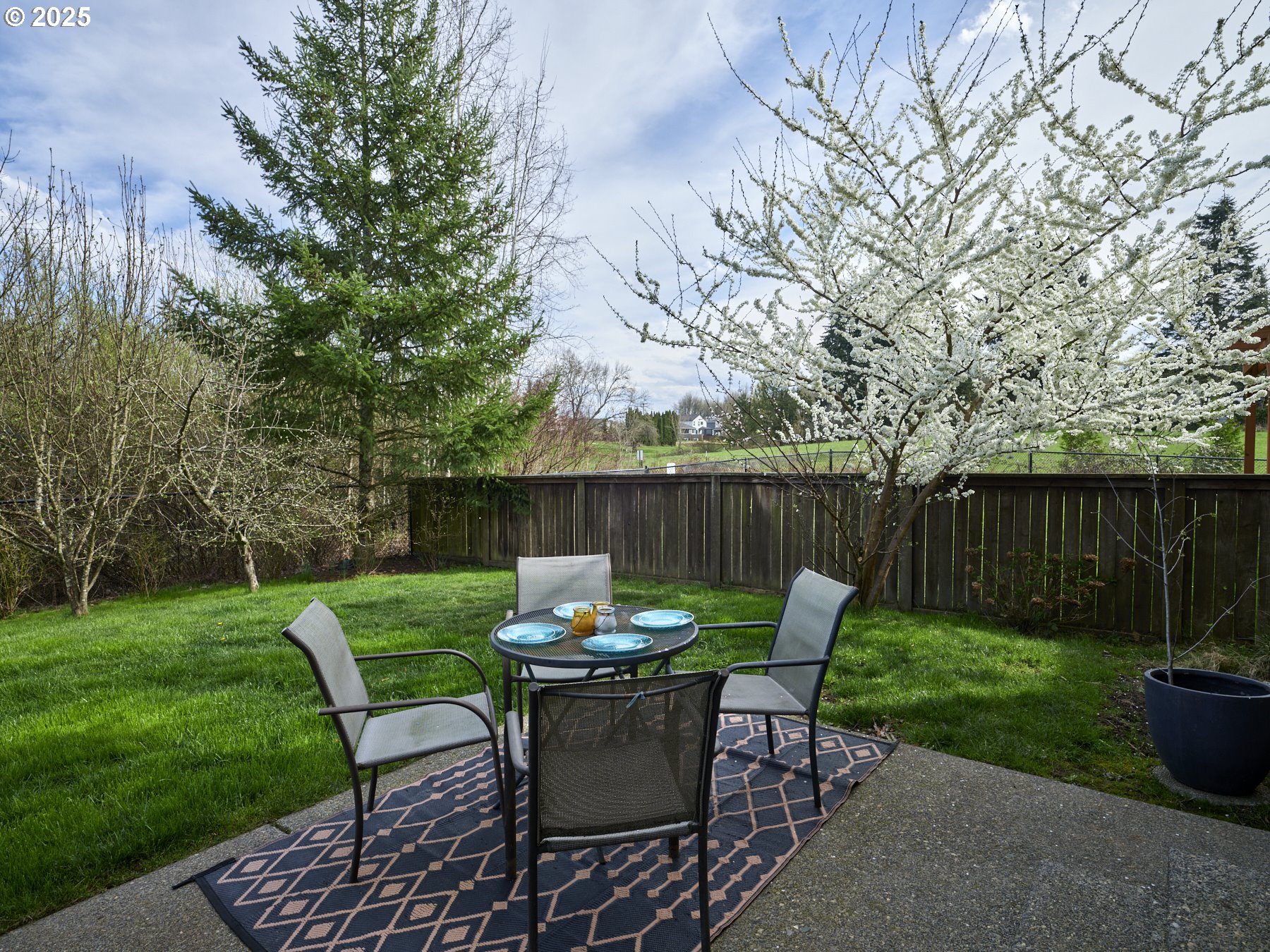 260 N GREEN GABLES LOOP