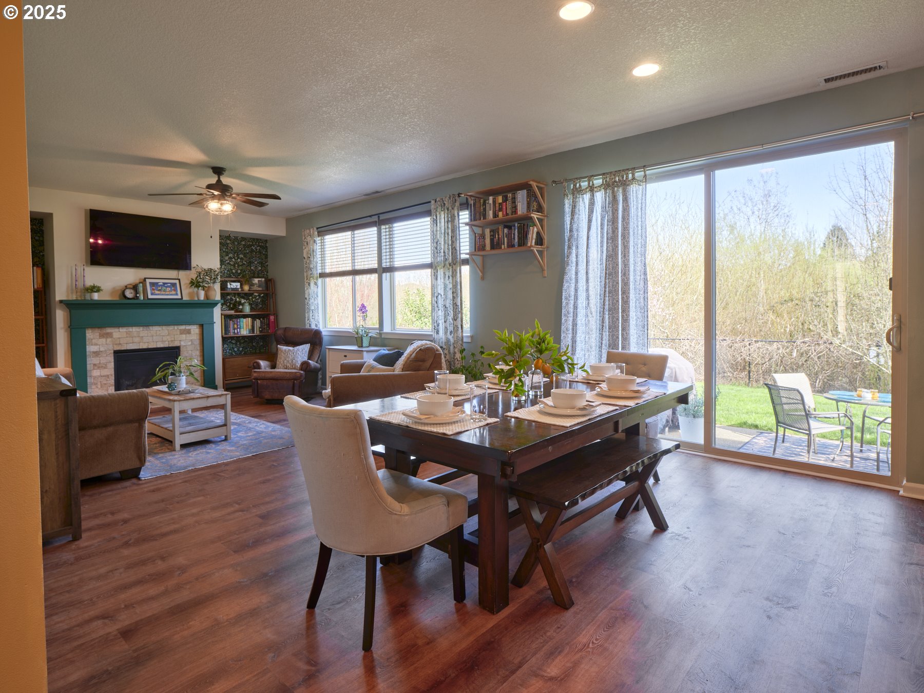 260 N GREEN GABLES LOOP