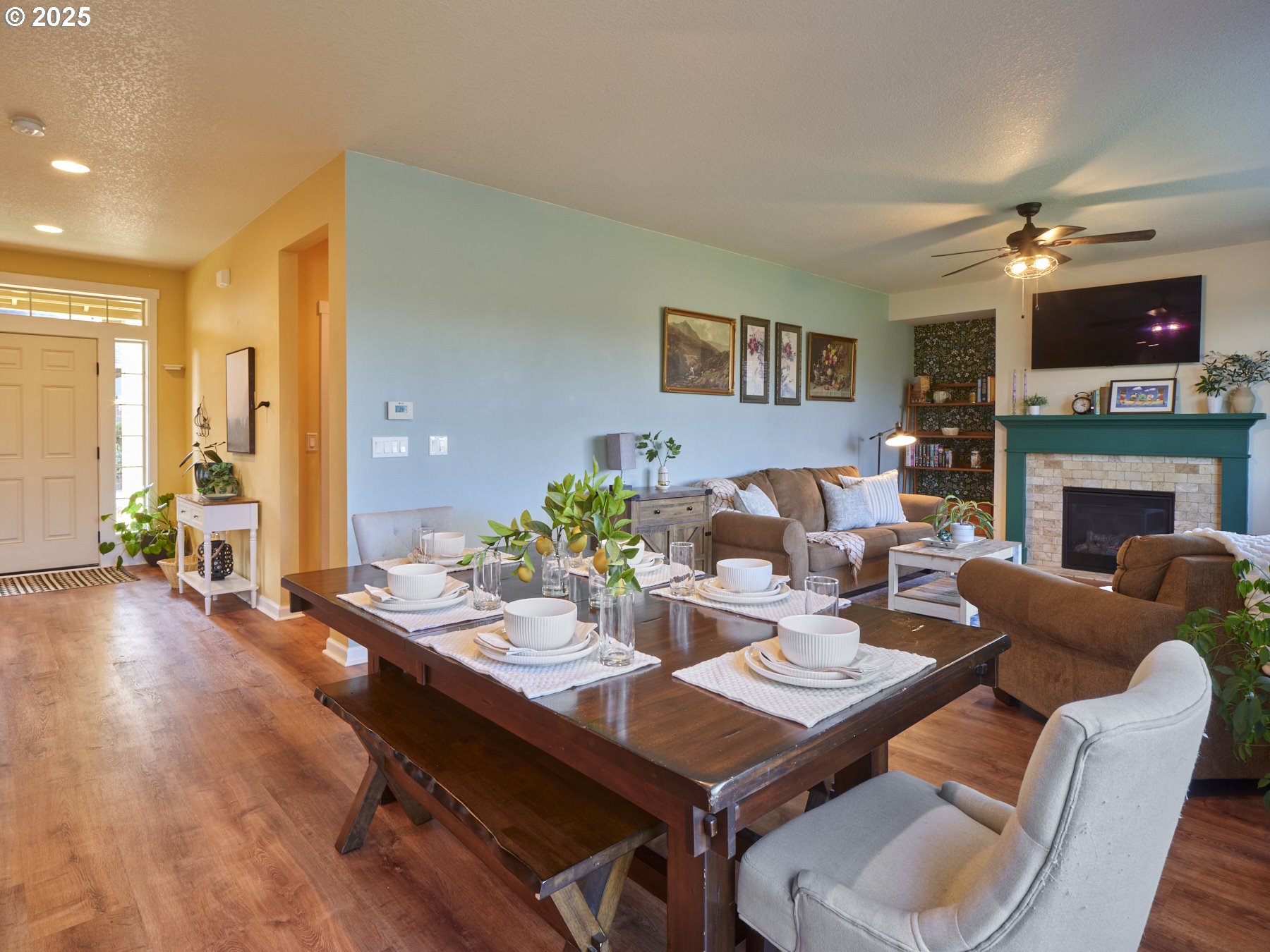 260 N GREEN GABLES LOOP