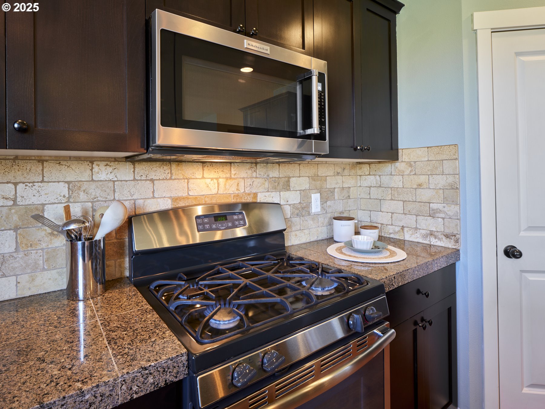 260 N GREEN GABLES LOOP