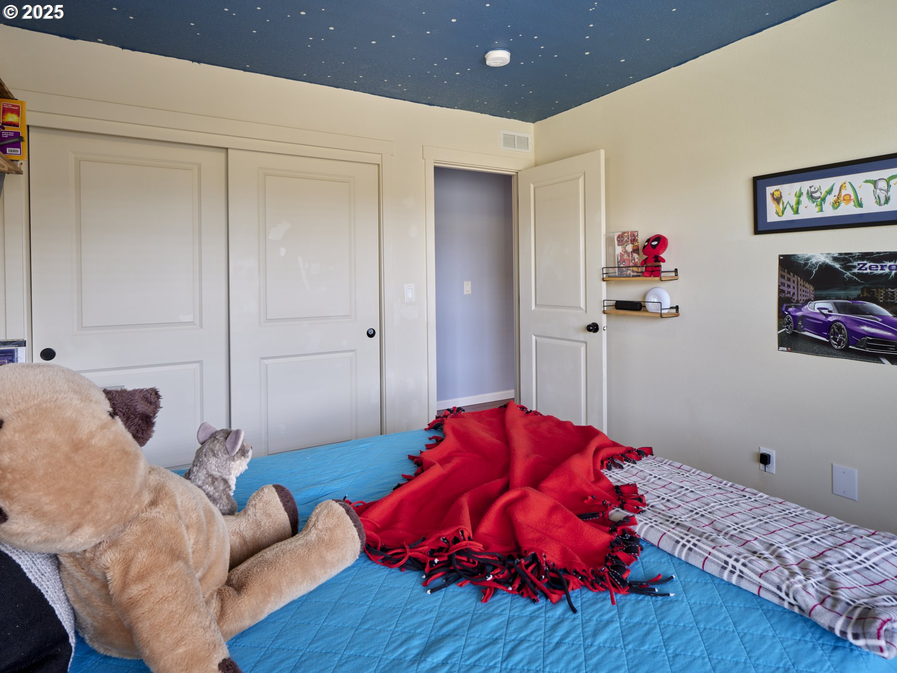 260 N GREEN GABLES LOOP