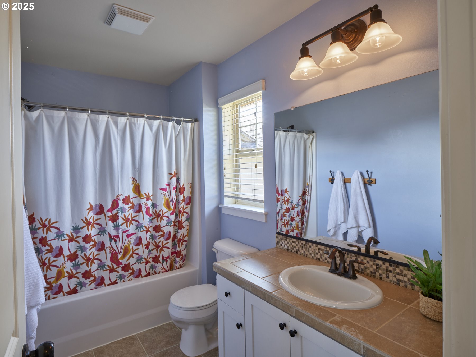 260 N GREEN GABLES LOOP