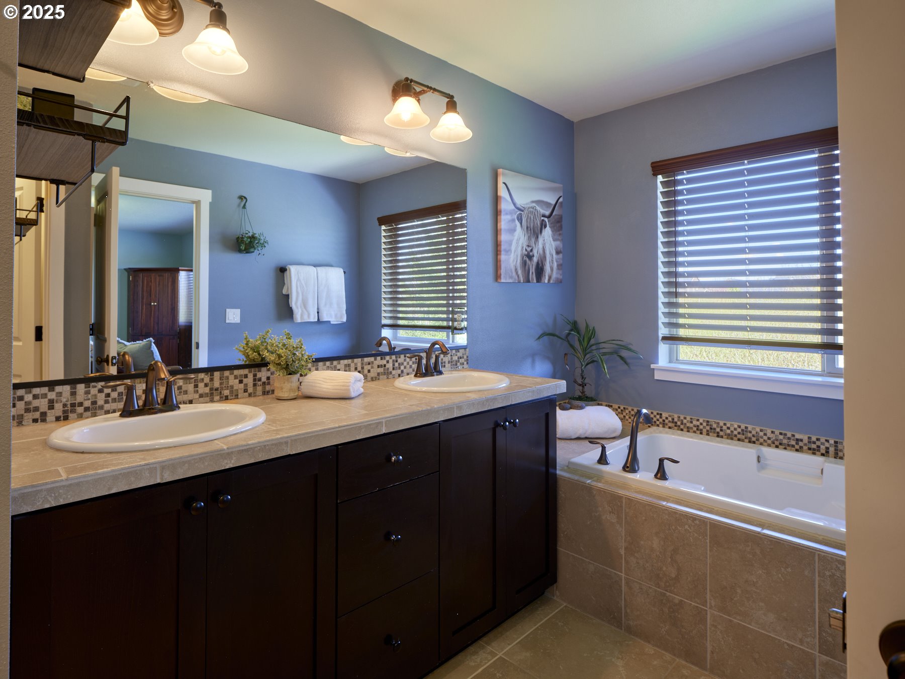 260 N GREEN GABLES LOOP