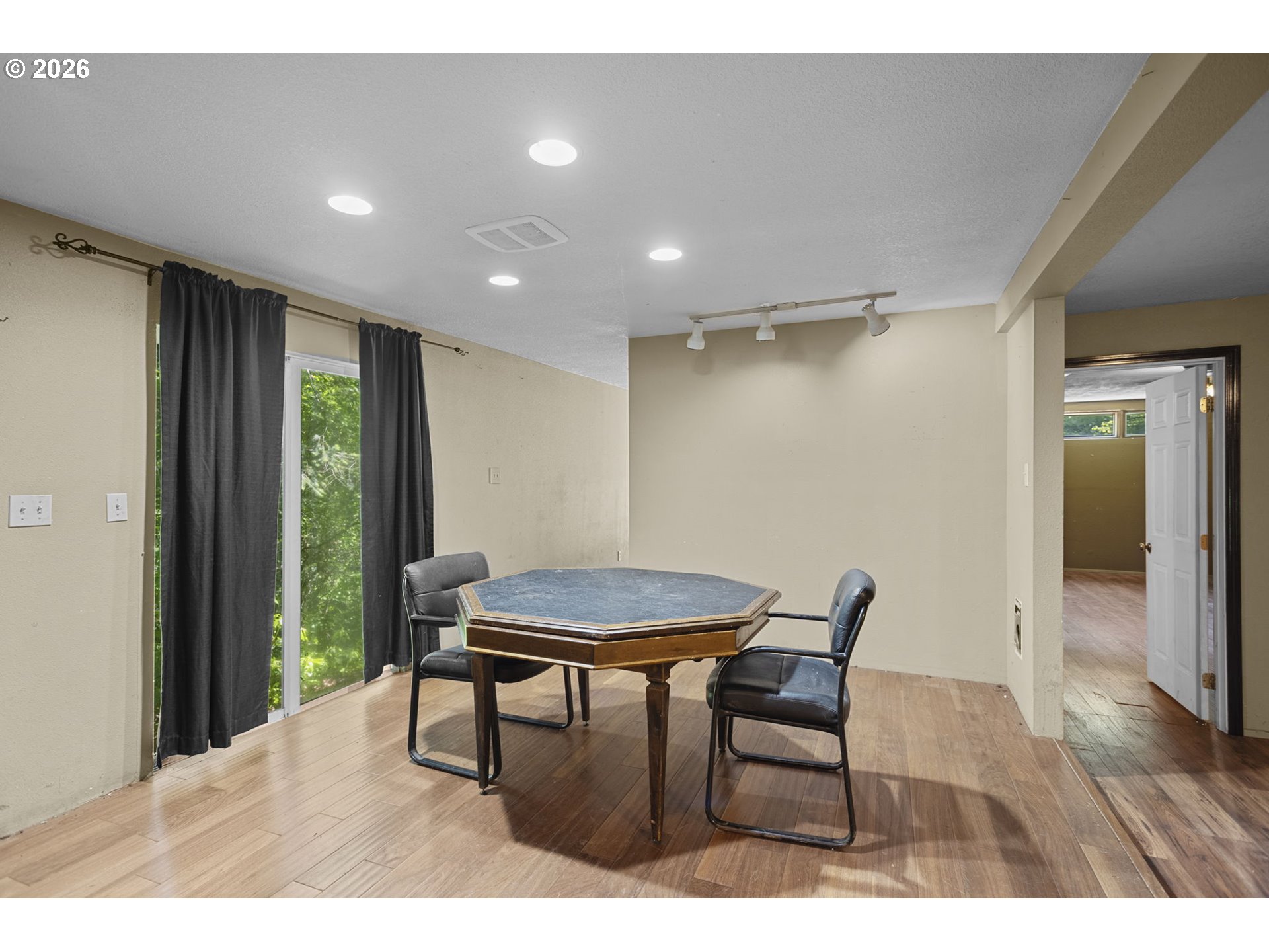 400 N DUBOIS RD