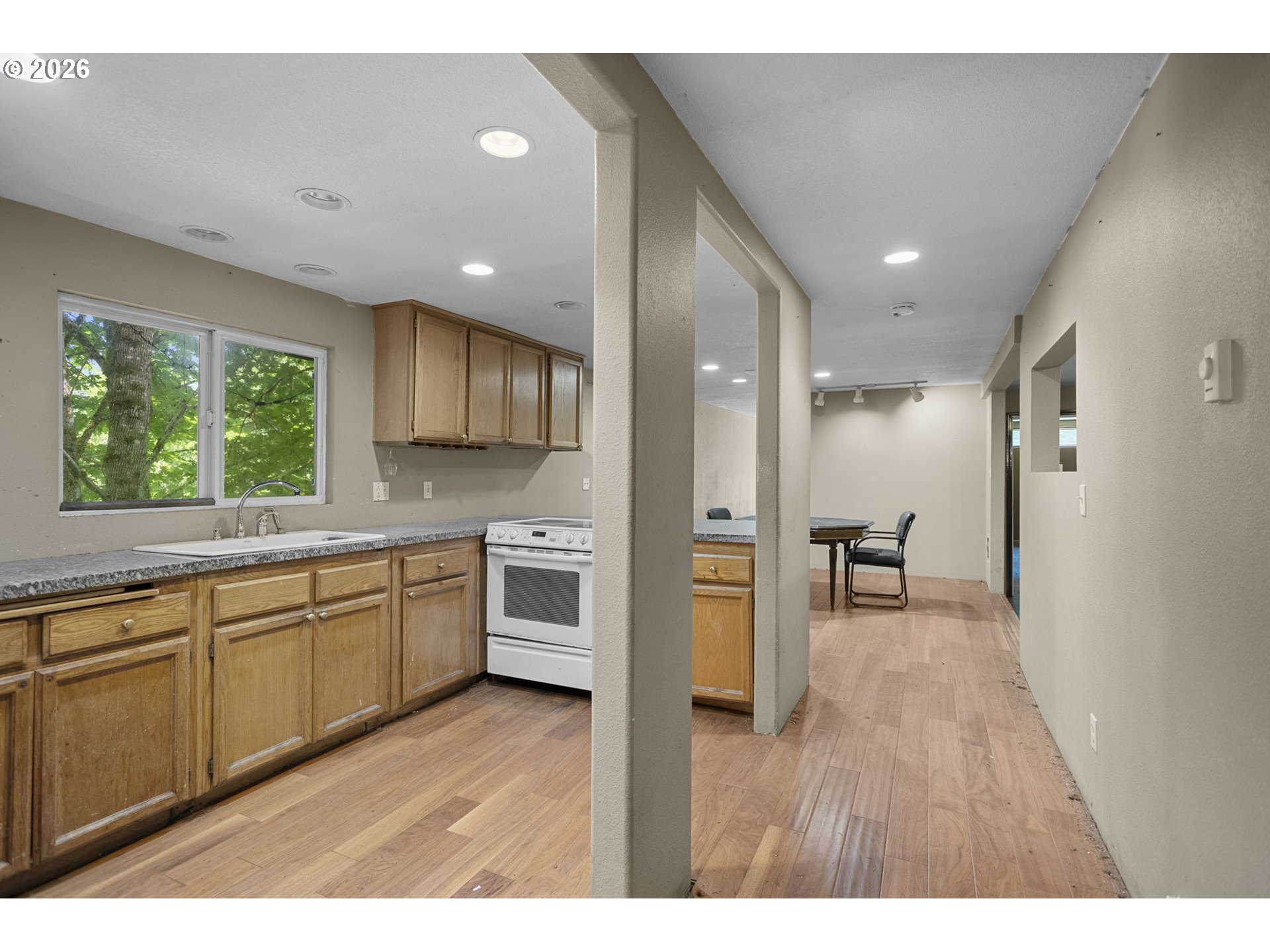 400 N DUBOIS RD