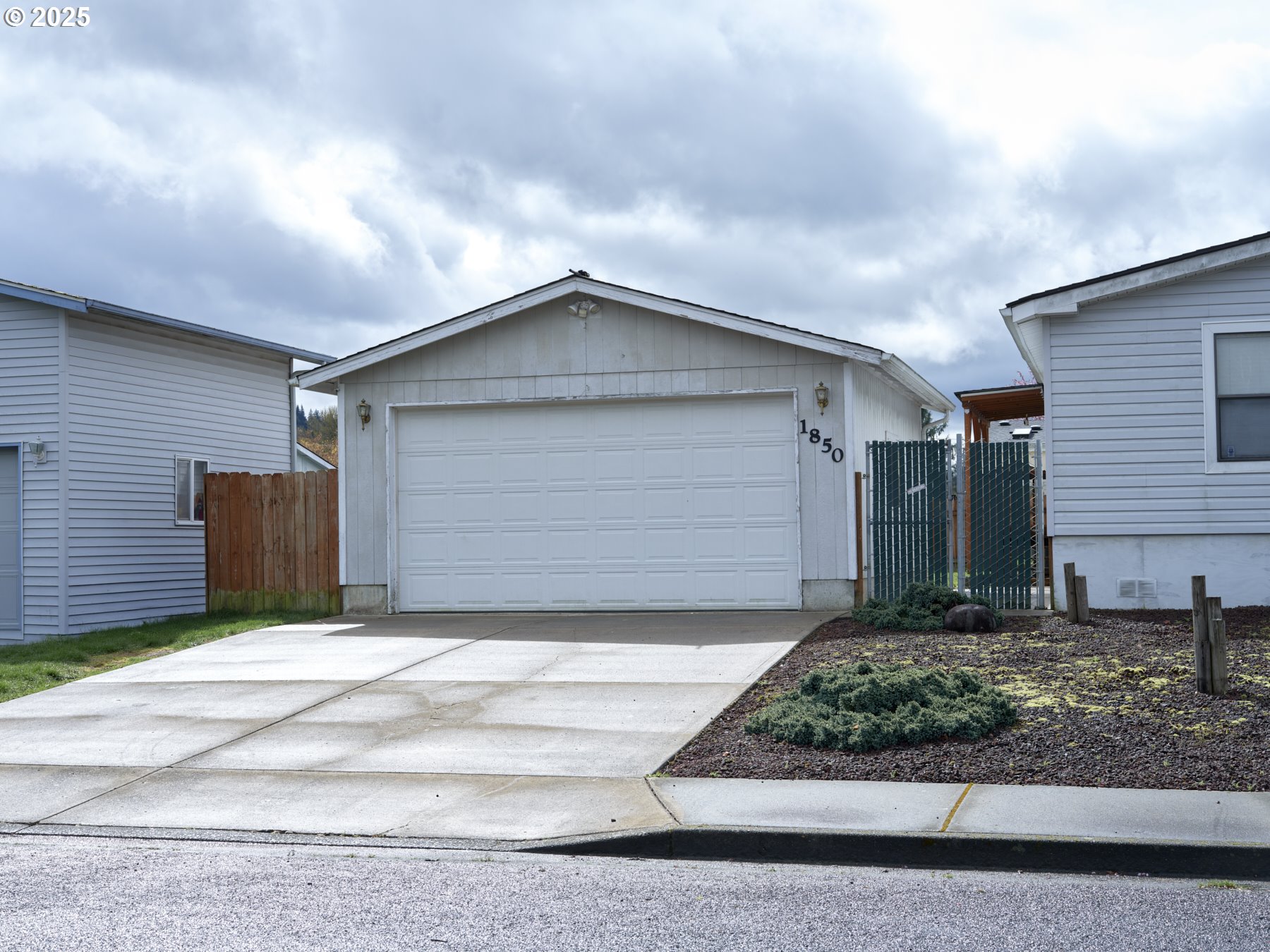 1850 HEARTWOOD DR