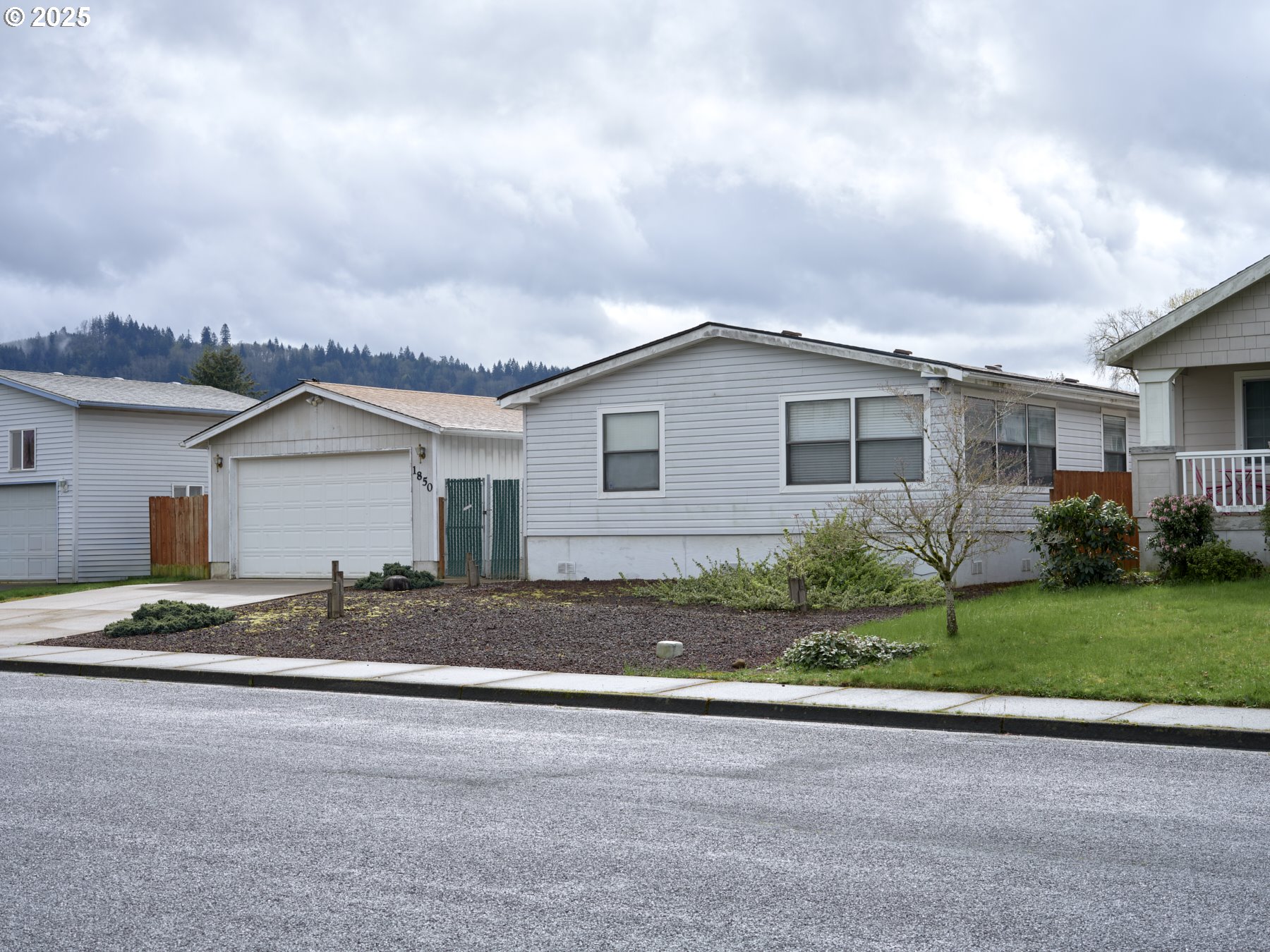 1850 HEARTWOOD DR