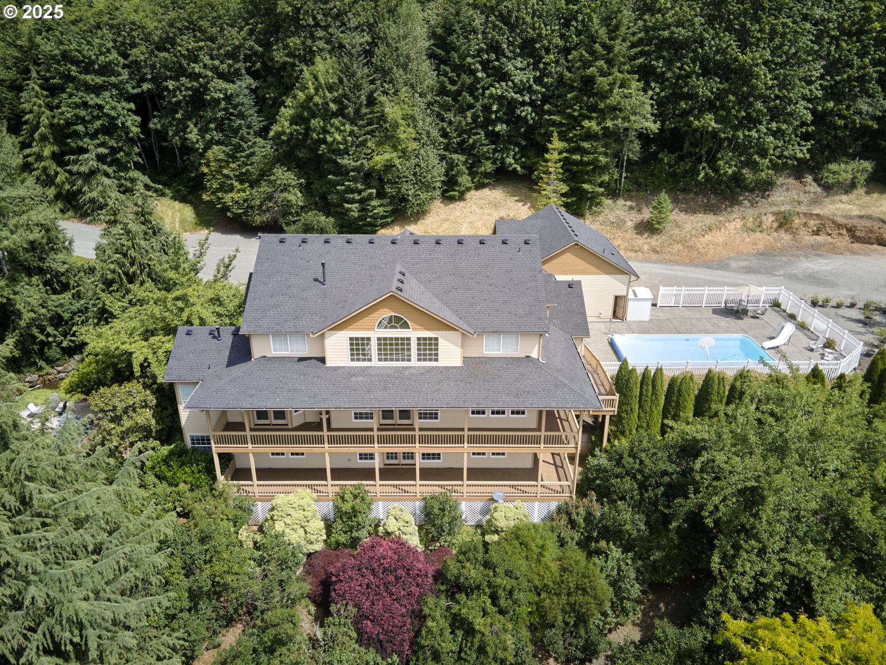 256 EAGLE POINT DR