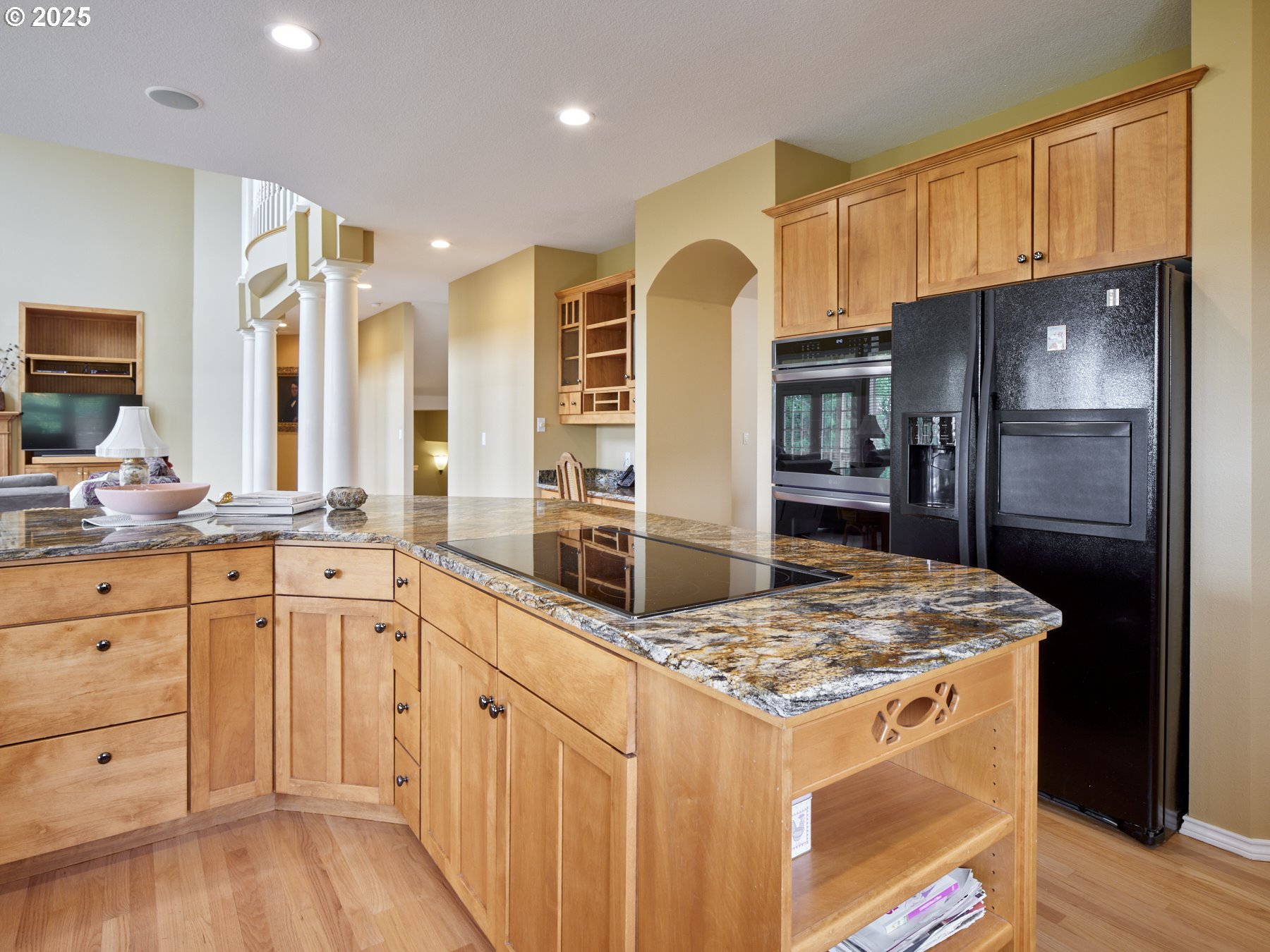 256 EAGLE POINT DR